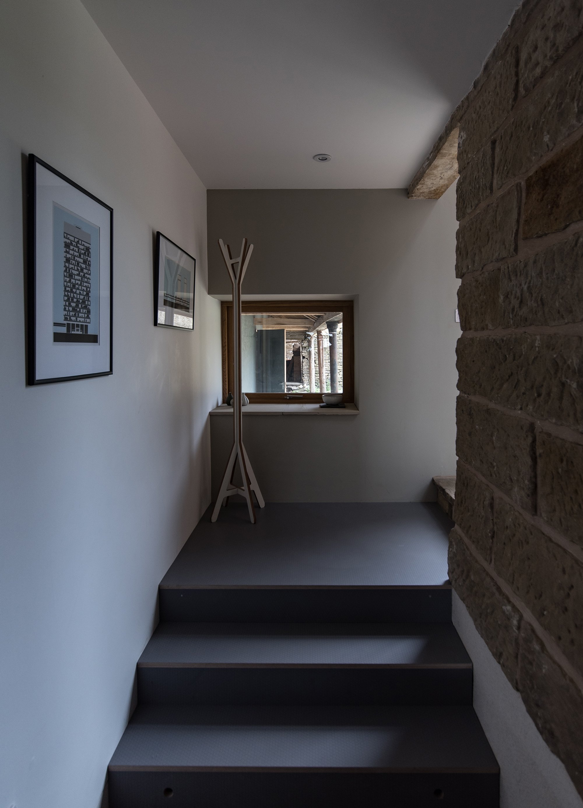 The Long Barn 7 - gf bedroom steps-©MATTHEW BRADSHAW.jpg