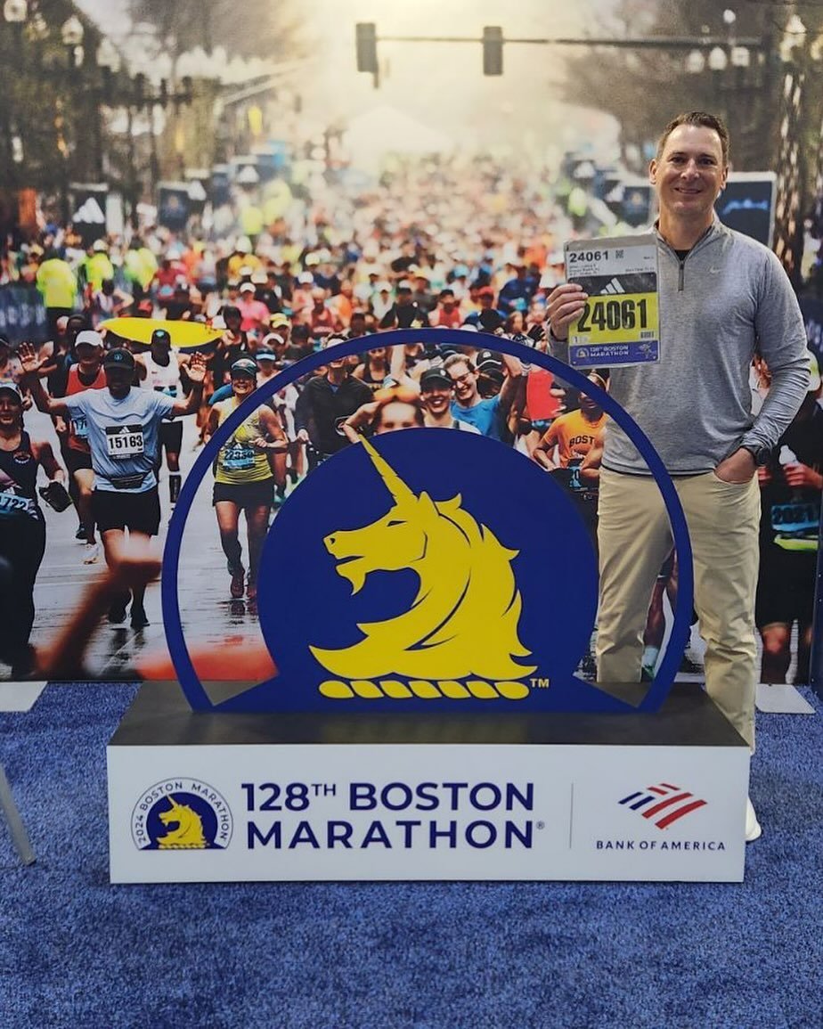 Marathon Monday is happening now! Who are you following? Running: the event where the pros and the rest of us toe the same start line and run the same course. It&rsquo;s beautiful to witness, start to finish! 

#artofrunning #boston #bostonmarathon #