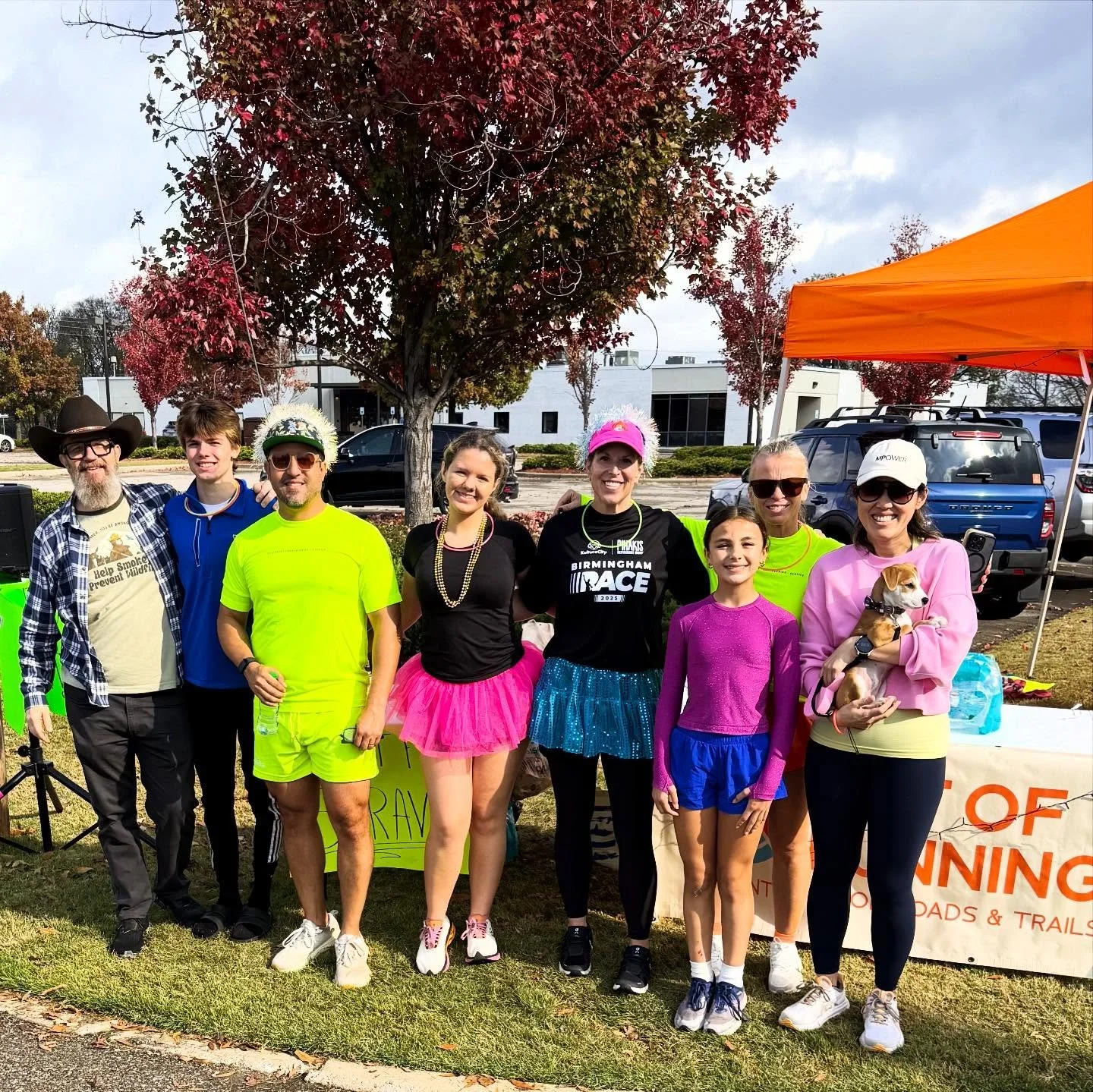Volunteers: the heart of running events! 🧡🧡🧡 We see you and appreciate all the big and little things you do to help runners have a smoother day on course. 

And specific thanks to the people in these pics who helped @birminghamrace4inclusion runne