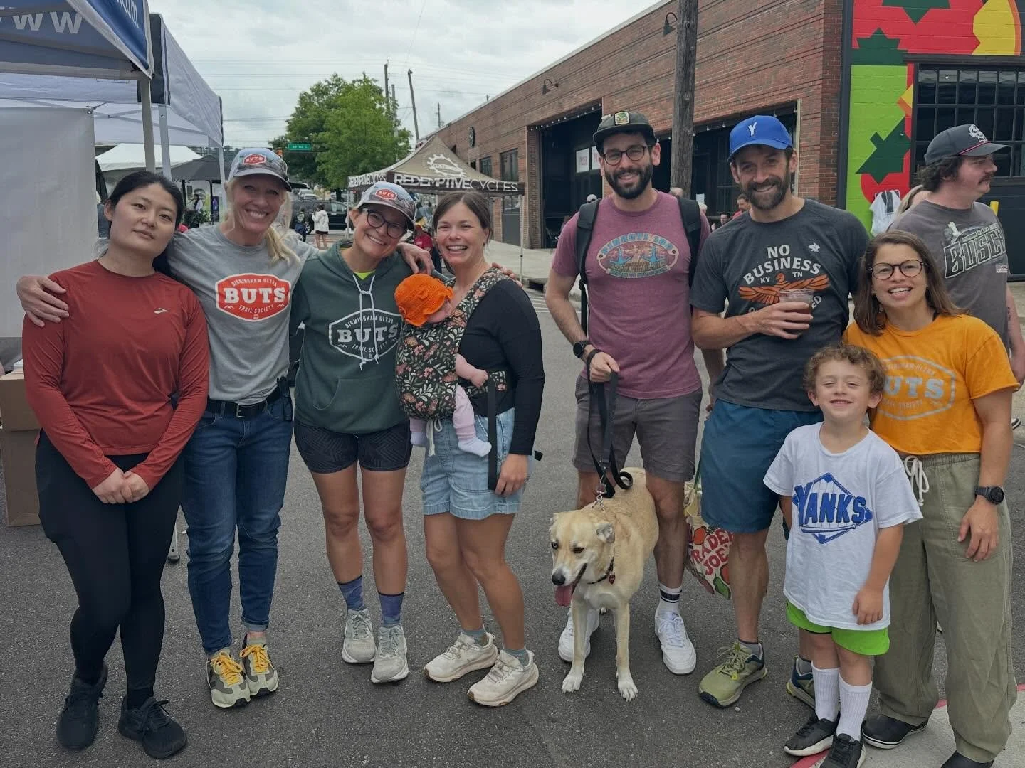 Out promoting @runbuts Race to the Lake this morning! And all things trails and running! 

Race to the Lake on June 7th &mdash; $10 for 10 miles of gritty trail running plus a fun finish line! Go to Ultrasignup or runbuts.com for registration. 

We l