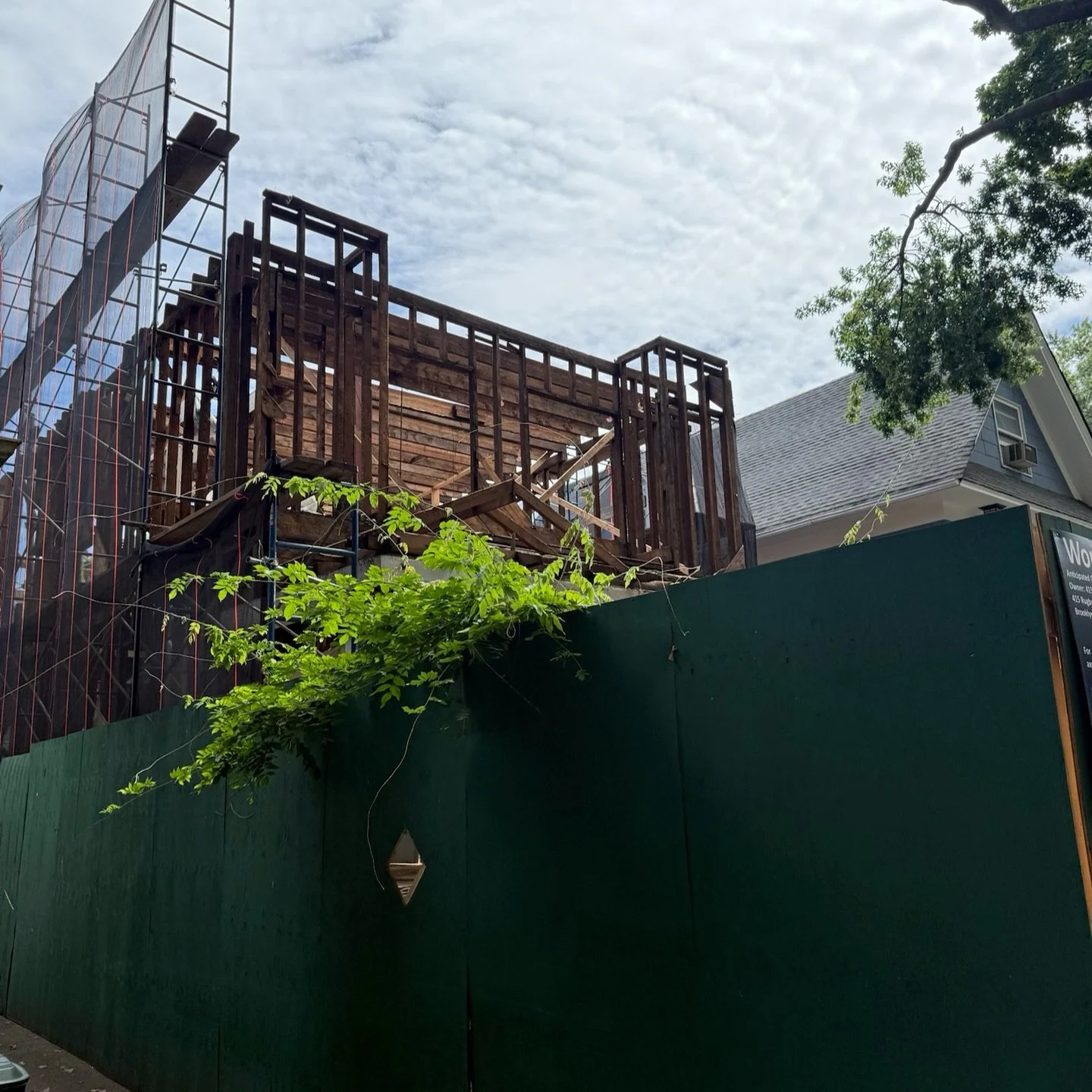 ✨ Progress Update &ndash; Ditmas Park, Brooklyn ✨

The framing is coming together beautifully, and with new steel now in place, this project is quickly taking shape. It&rsquo;s exciting to see the vision turning into reality&mdash;we can&rsquo;t wait