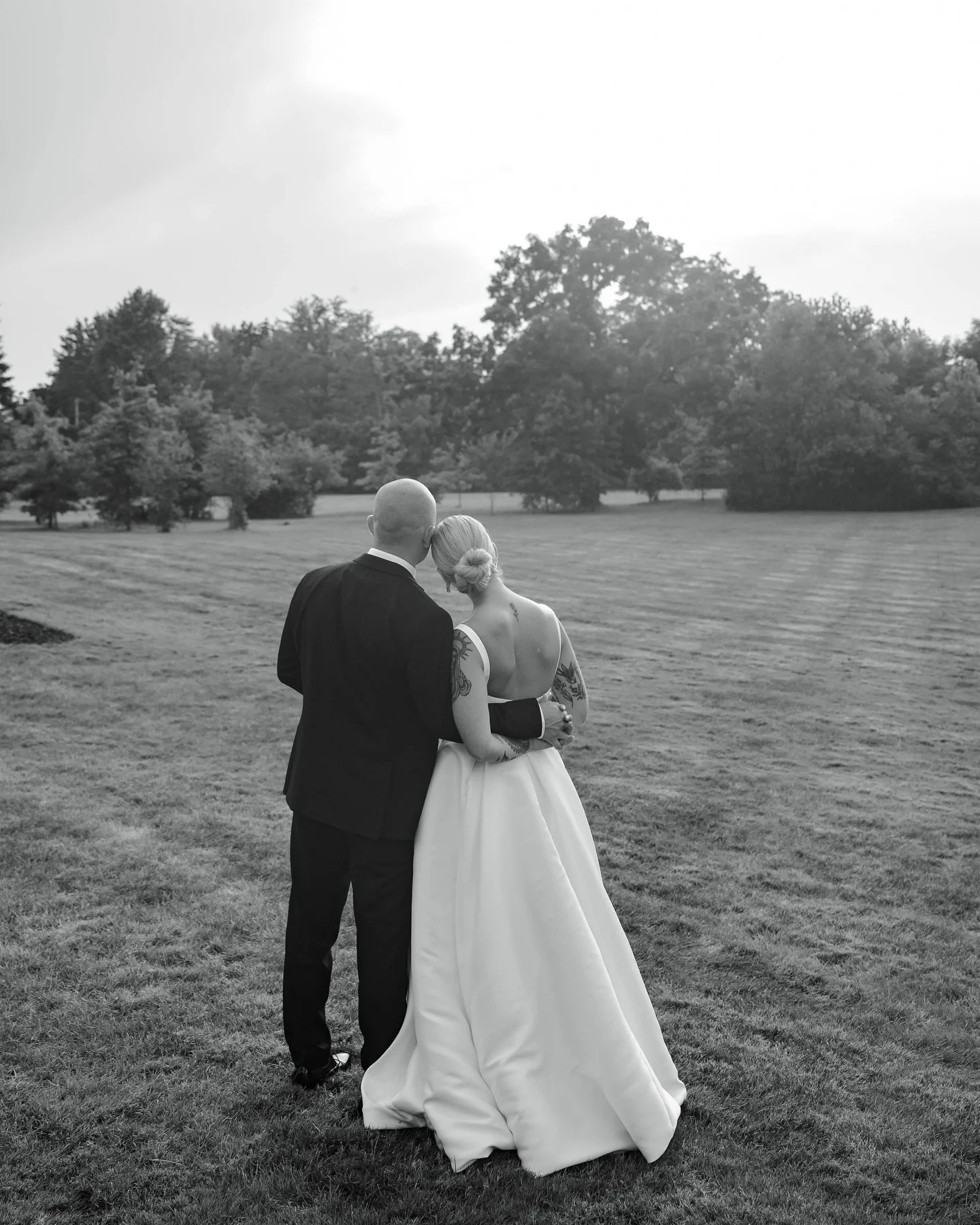 they are the moment..

Dress: @harperandivorybridal 
Makeup: @clevelandbeautycollective
Venue: @aurorameadowsevents 
DJ: @hifientertainment