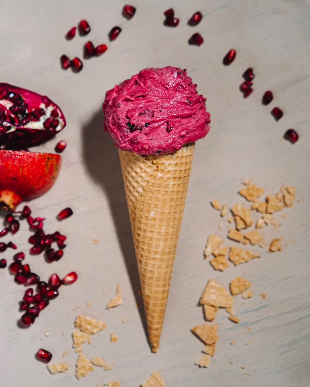 🍦 Zachytili jsme tento sladk&yacute; klenot na @fotoskodacz Festu! 📸 Nejlep&scaron;&iacute; č&aacute;st při&scaron;la po focen&iacute;, když jsme si ho poř&aacute;dně vychutnali! 😋🎉 

D&iacute;ky @jaroslavholy.cz
a @wija.sandra za skvěl&yacute; w