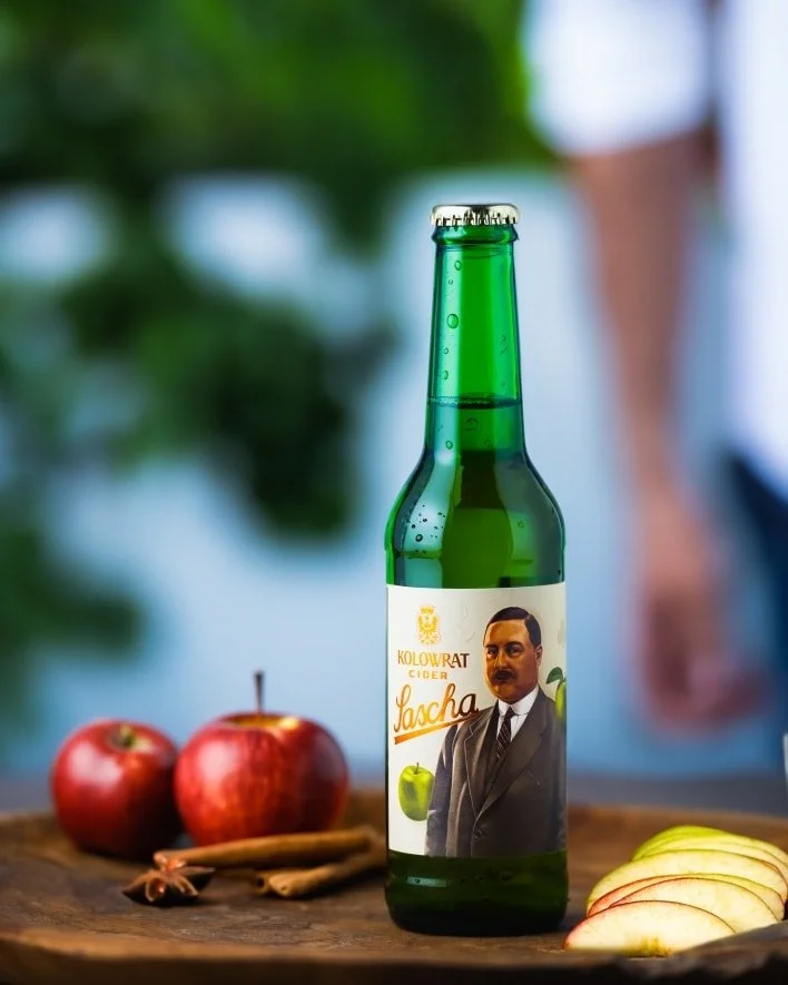 📷🍏 Tato produktov&aacute; fotografie nen&iacute; jen o n&aacute;s a na&scaron;em uměn&iacute;. Je předev&scaron;&iacute;m o v&aacute;s a va&scaron;em unik&aacute;tn&iacute;m př&iacute;běhu. 

Ať už jste velk&aacute; značka s bohatou histori&iacute;