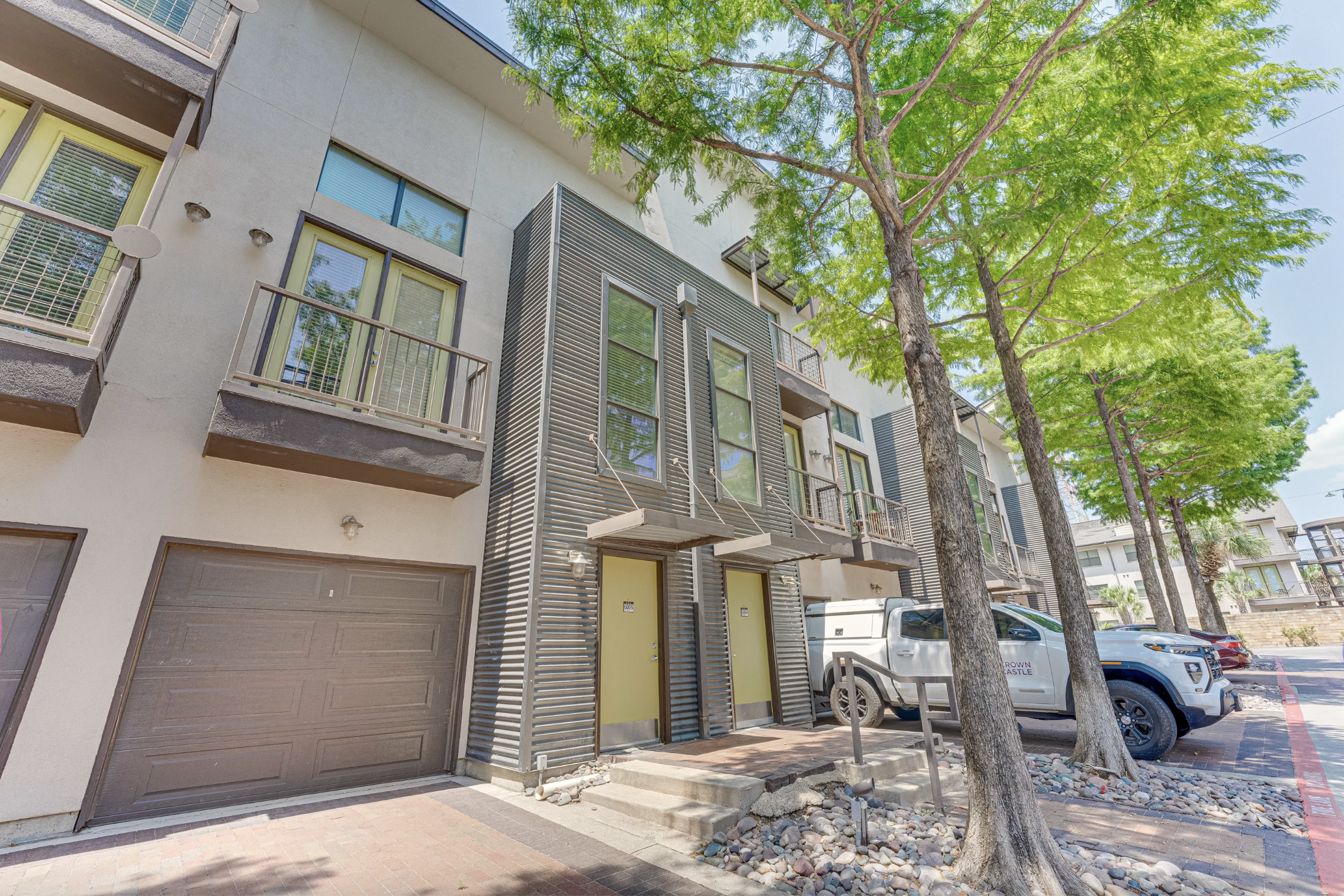 Vue - building view 3.png