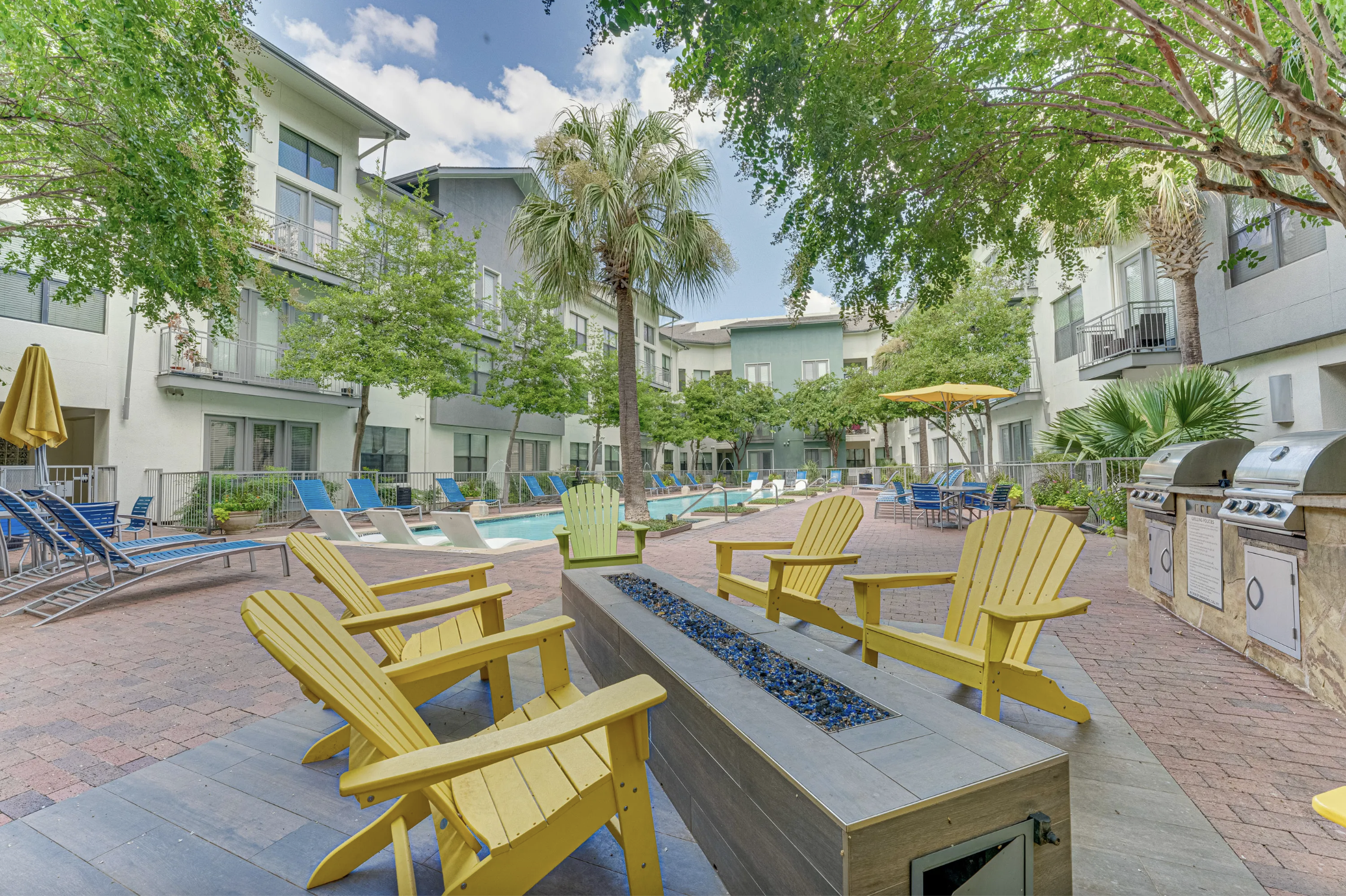 Montrose - firepit.png