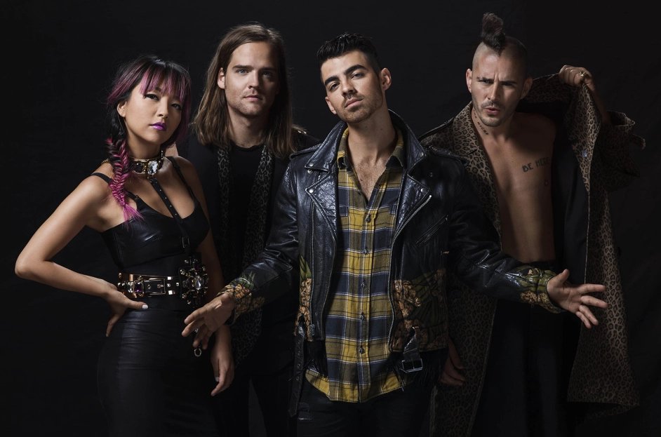 02-DNCE-press-photo-Credit-F.-Scott-Schafer-Oct-2016-billboard-1548.jpeg