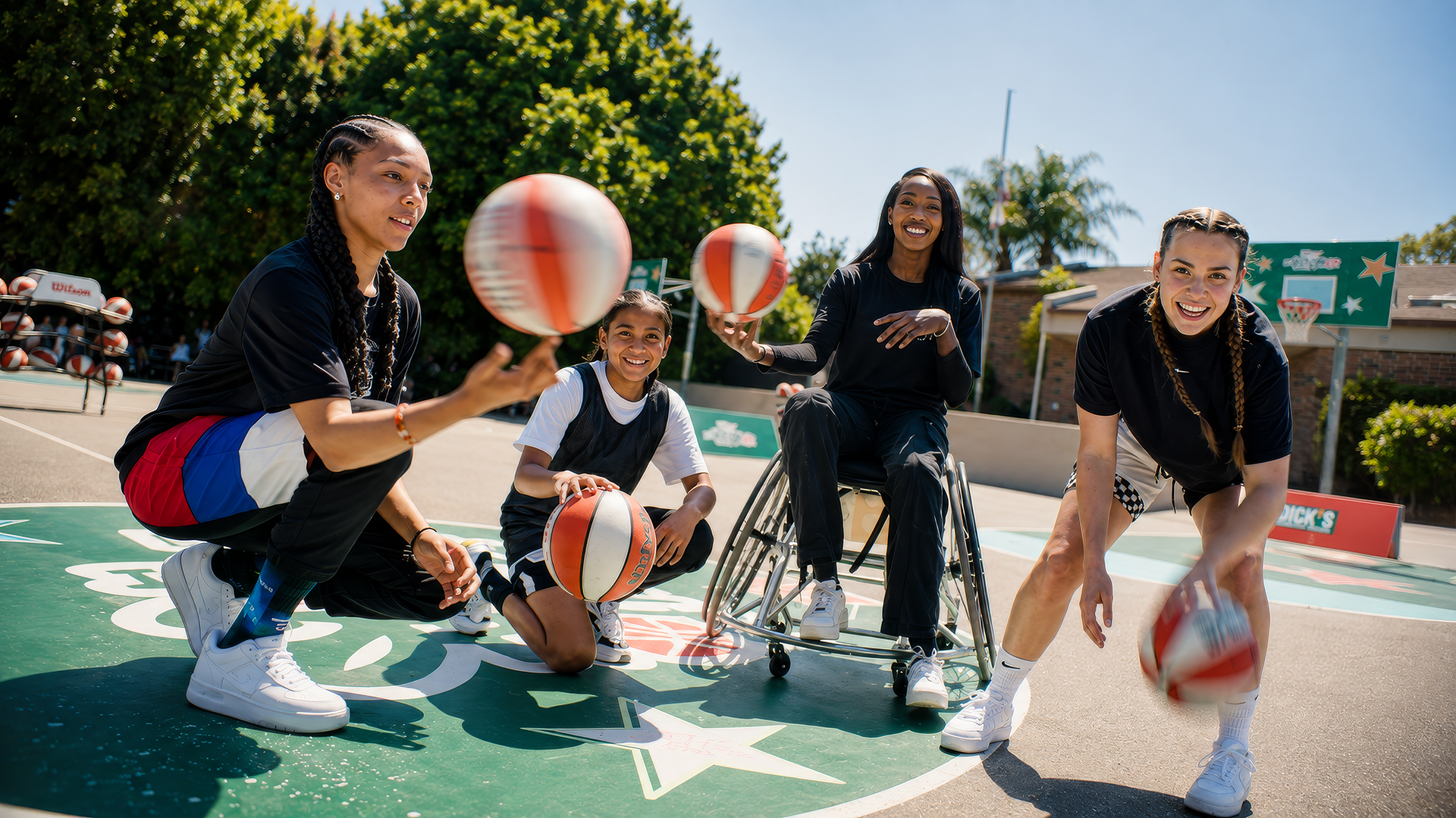  
 
Social + Experiential
 
                                                      
Nike - It's Her Shot
 
 