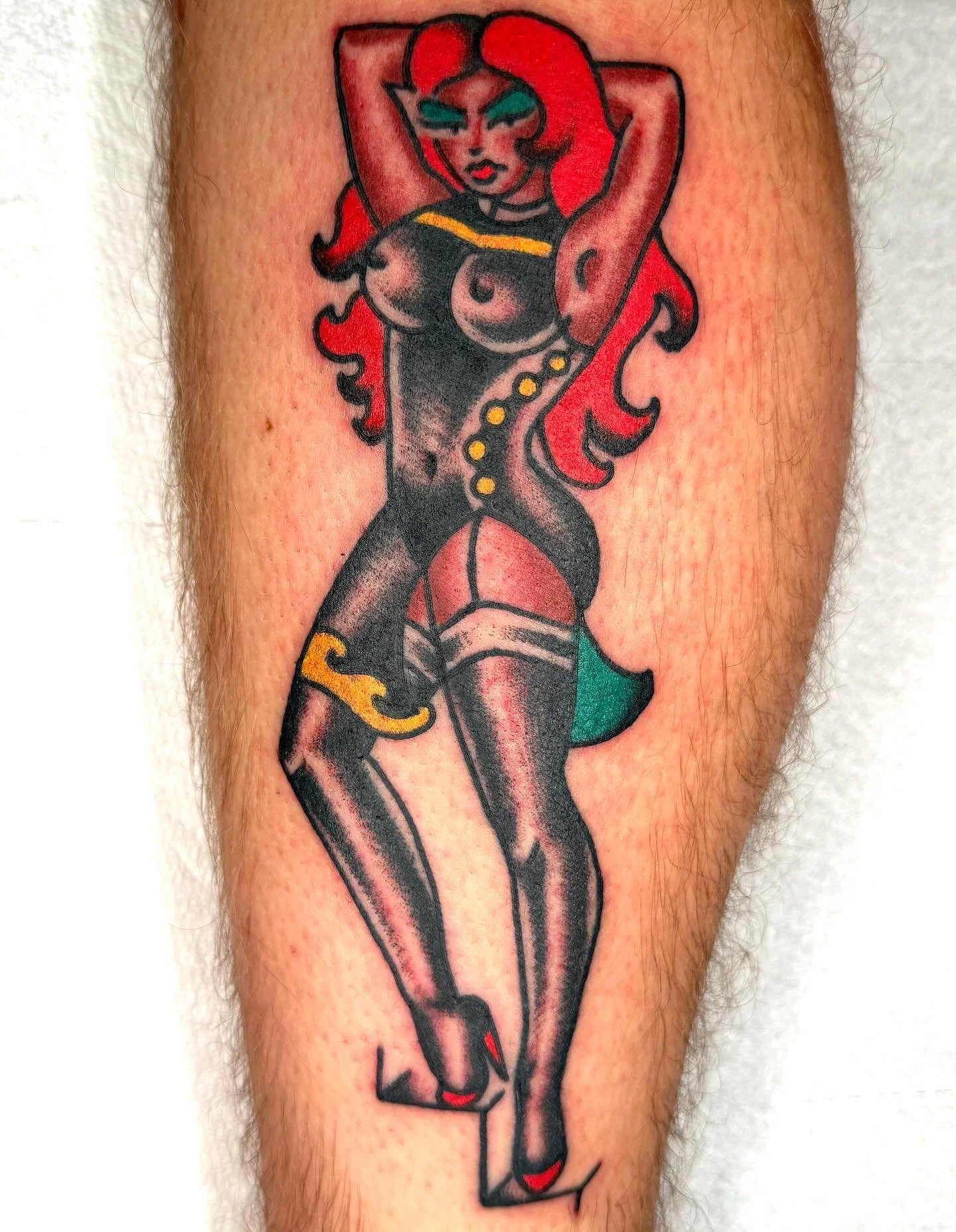 Don&rsquo;t be shy, get yourself a pretty lady 💋 Made at @showtimetattooco