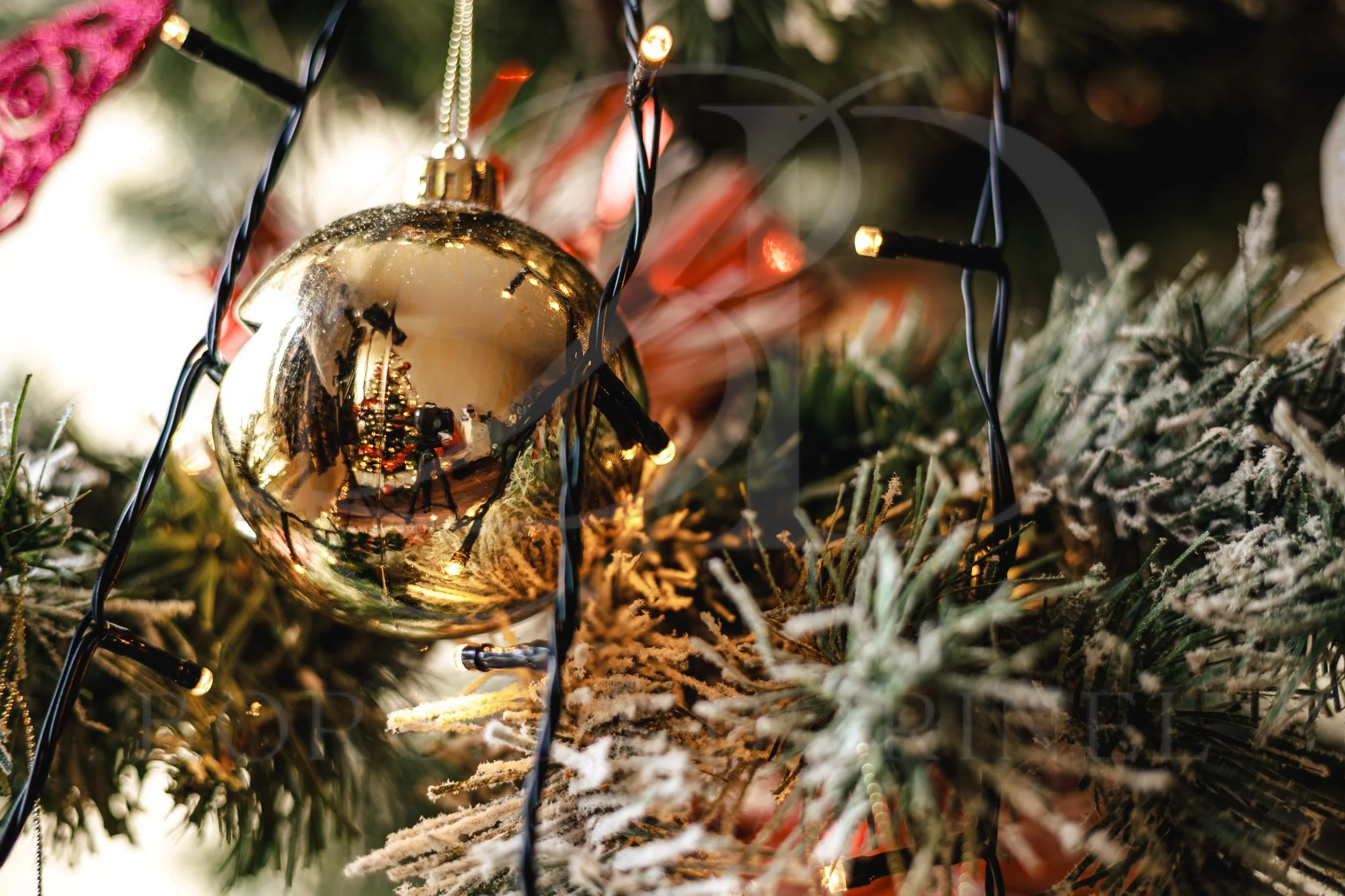 Hi-res nativity image with classic Christmas scene