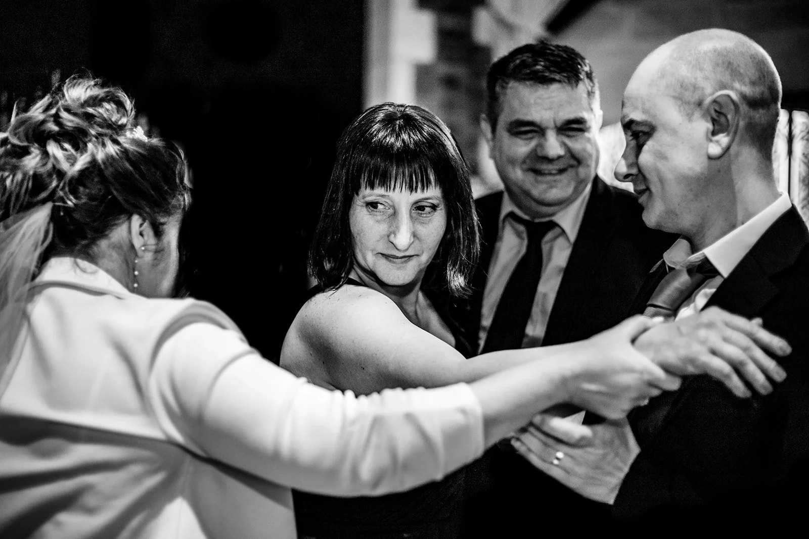 wedding-mihaela-and-giani-bw-24.jpg