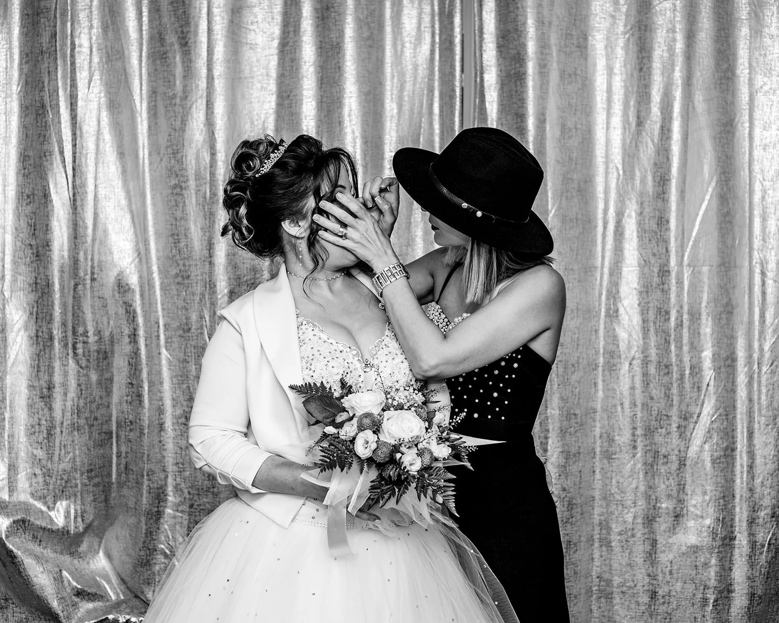 wedding-mihaela-and-giani-bw-6.jpg