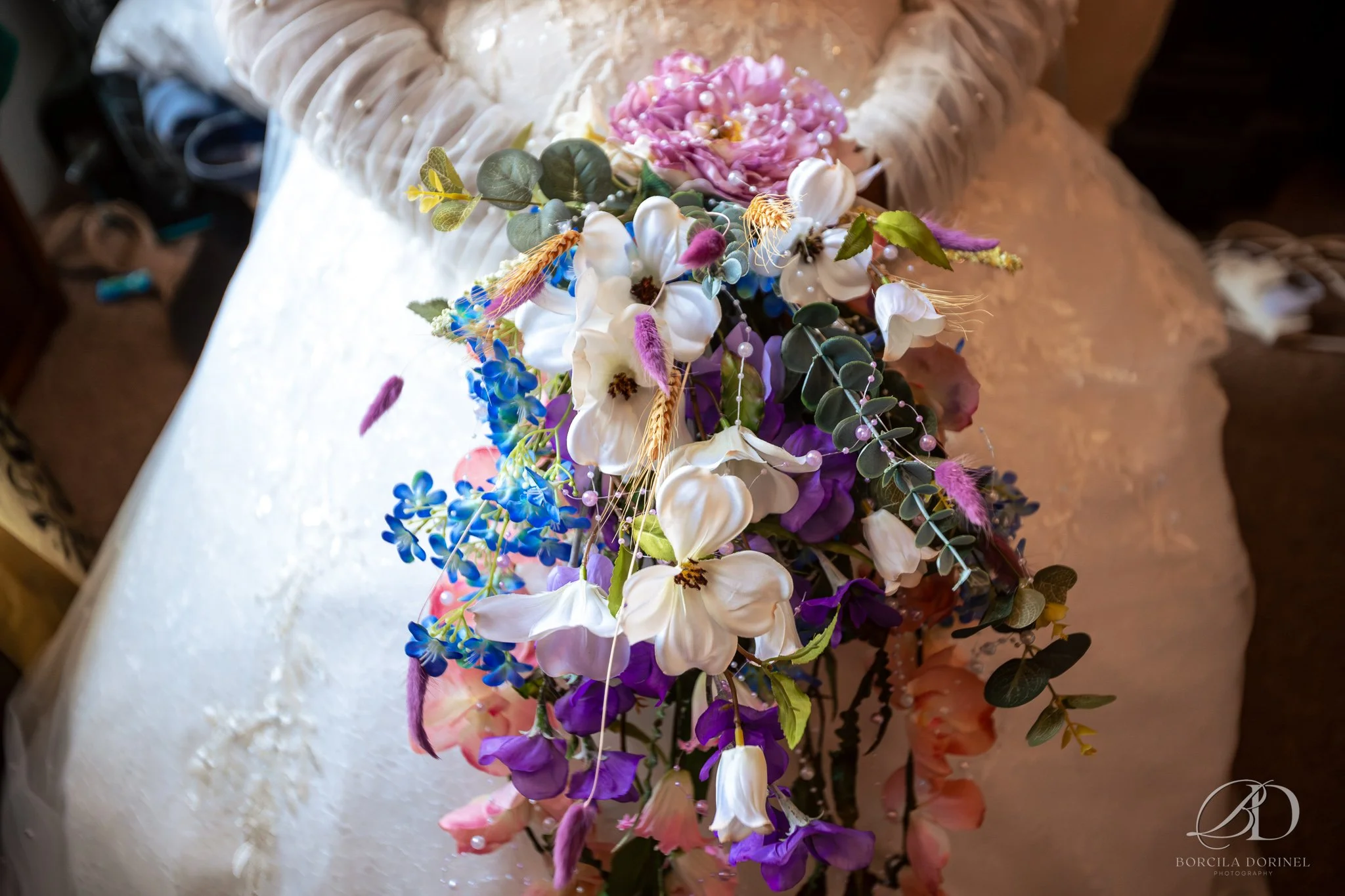 northampton-wedding-photography-portfolio-documentary-natural-storytelling-bridal-bouquet-flowers.jpg