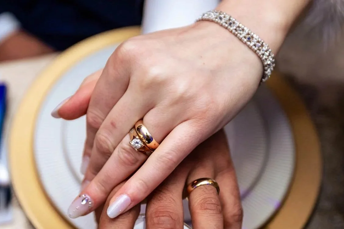 How to Tell Your Love Story Through Wedding Ring Photos-3