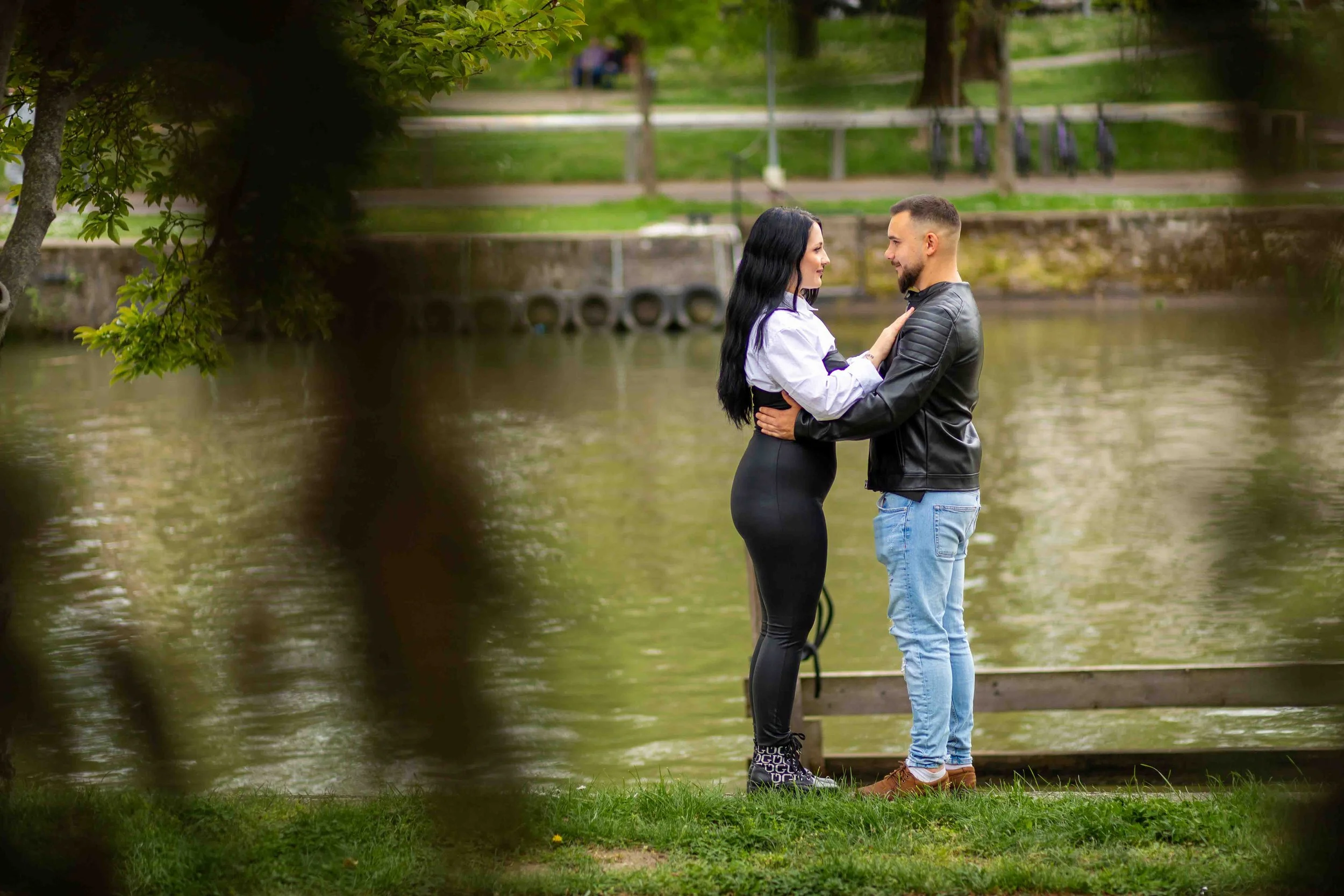 How to hire a surprise proposal photographer in Northamptonshire