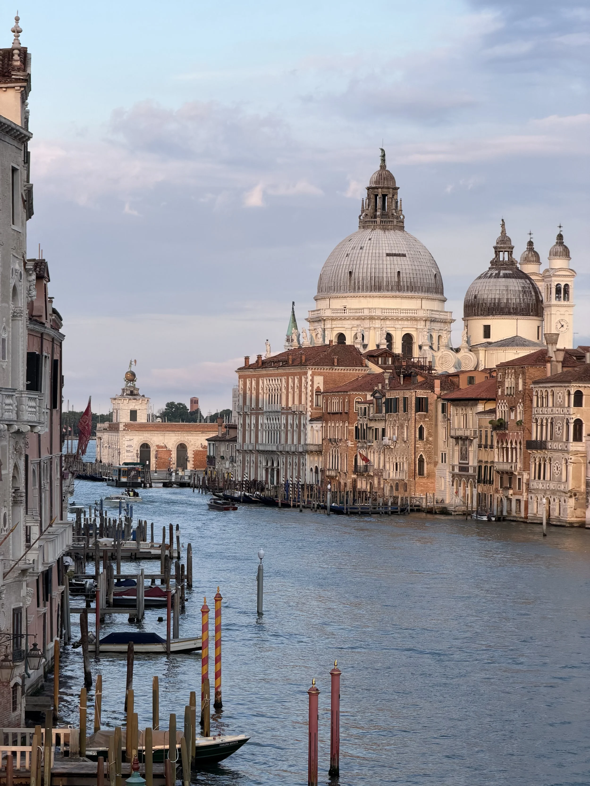 The canals of Venice are an artwork themselves. The buildings are breathtaking, the colours are so soft and beautiful. What changes can you make, small or grand, to your home to encourage a sense of beauty and softness? ⌂♡