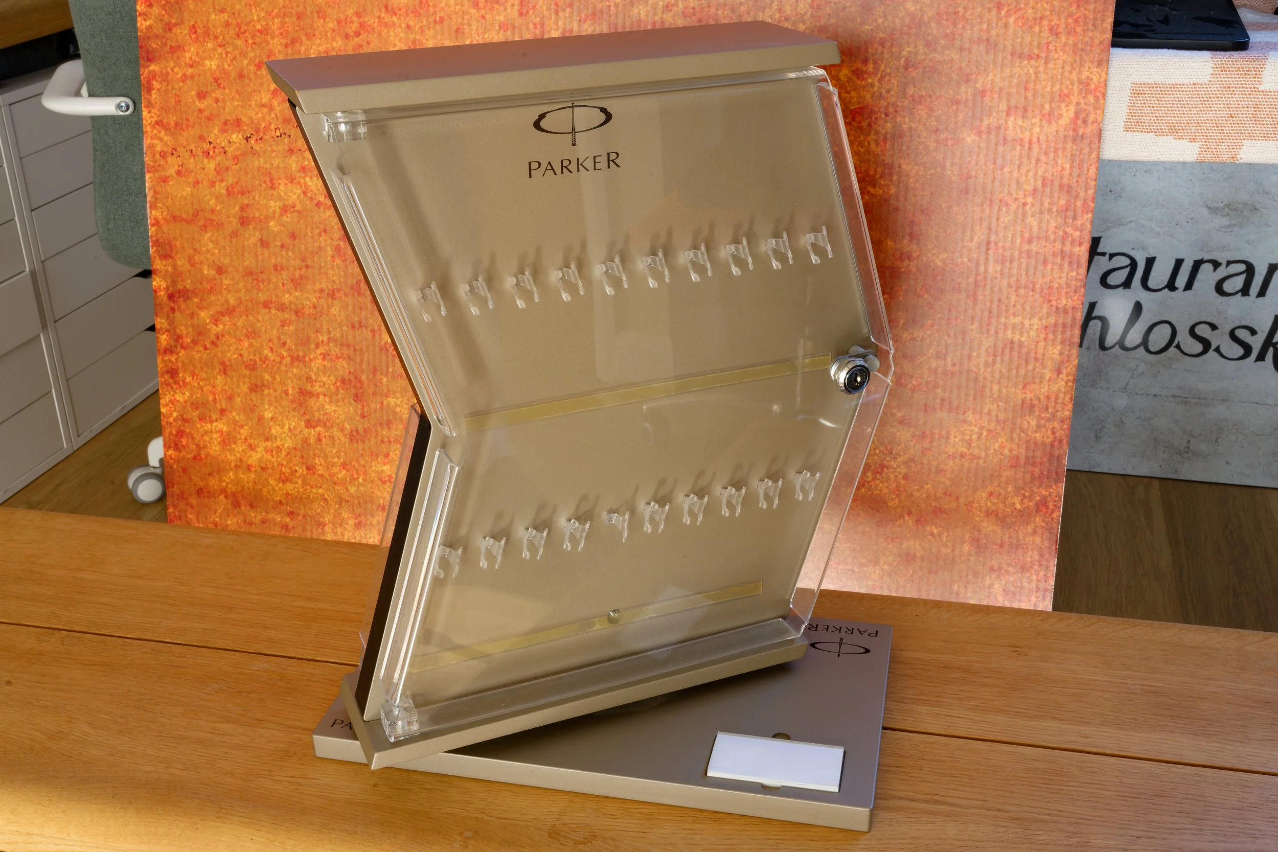 Parker-Stand-02.jpg