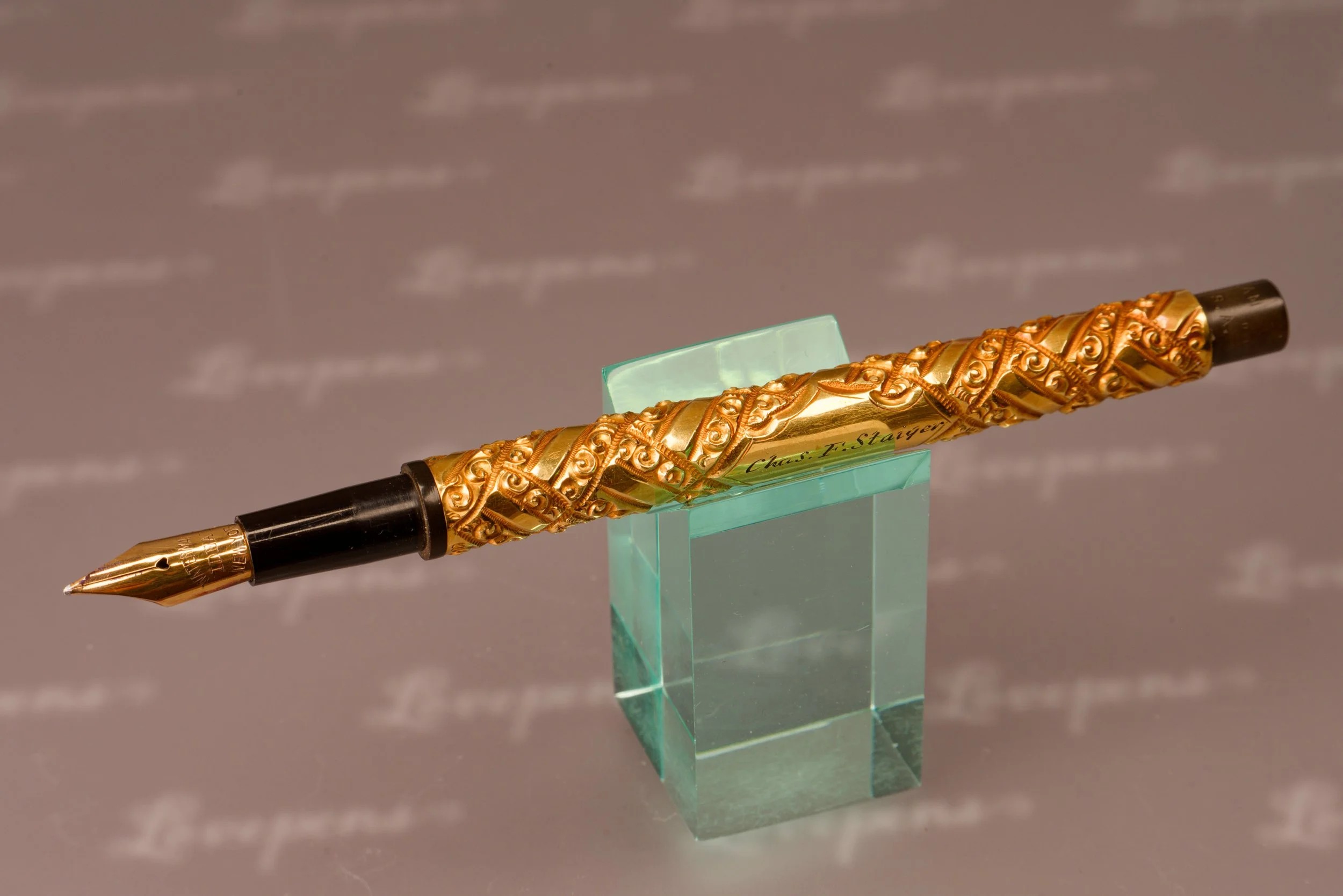L2047-04.jpg