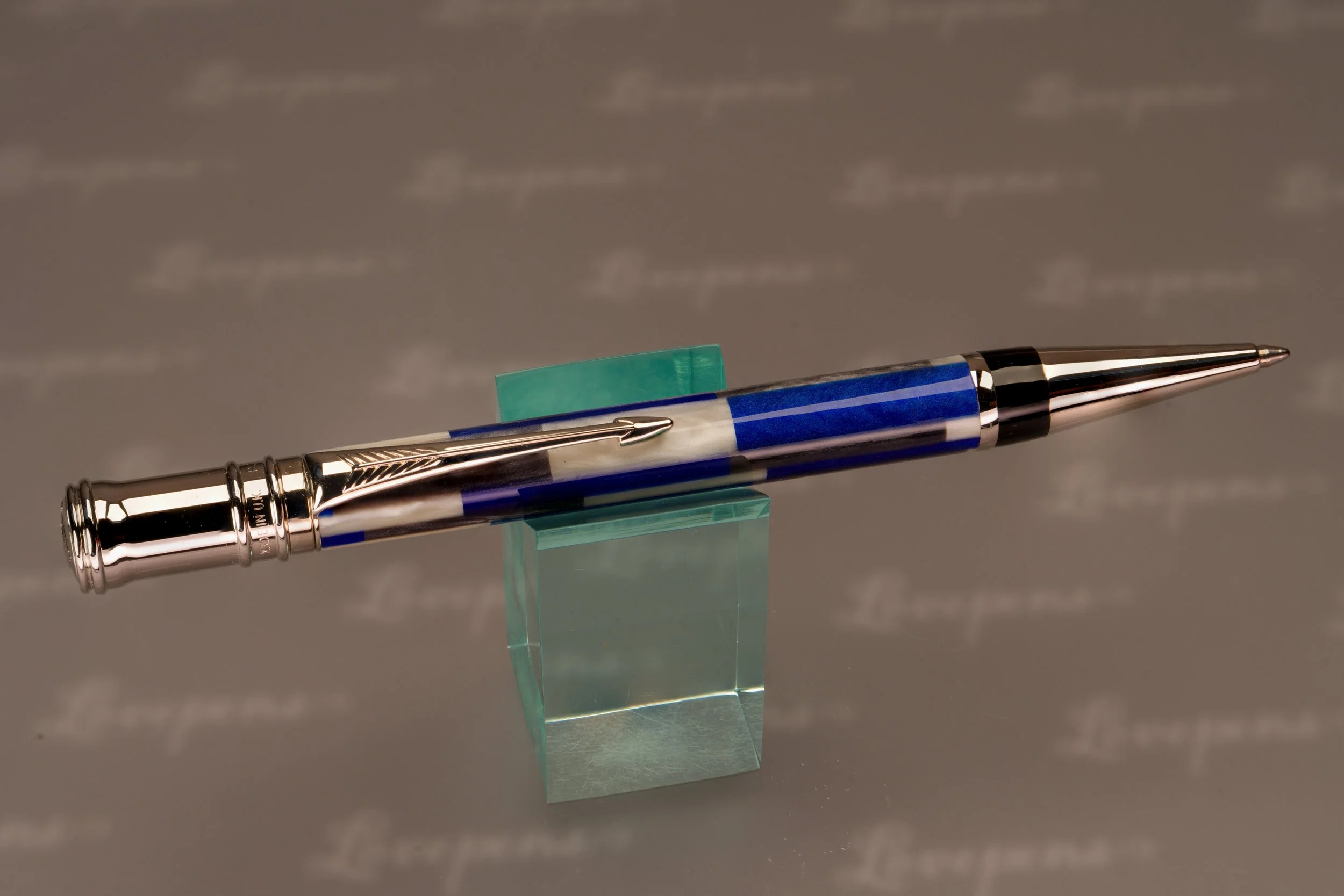L1810-01.jpg