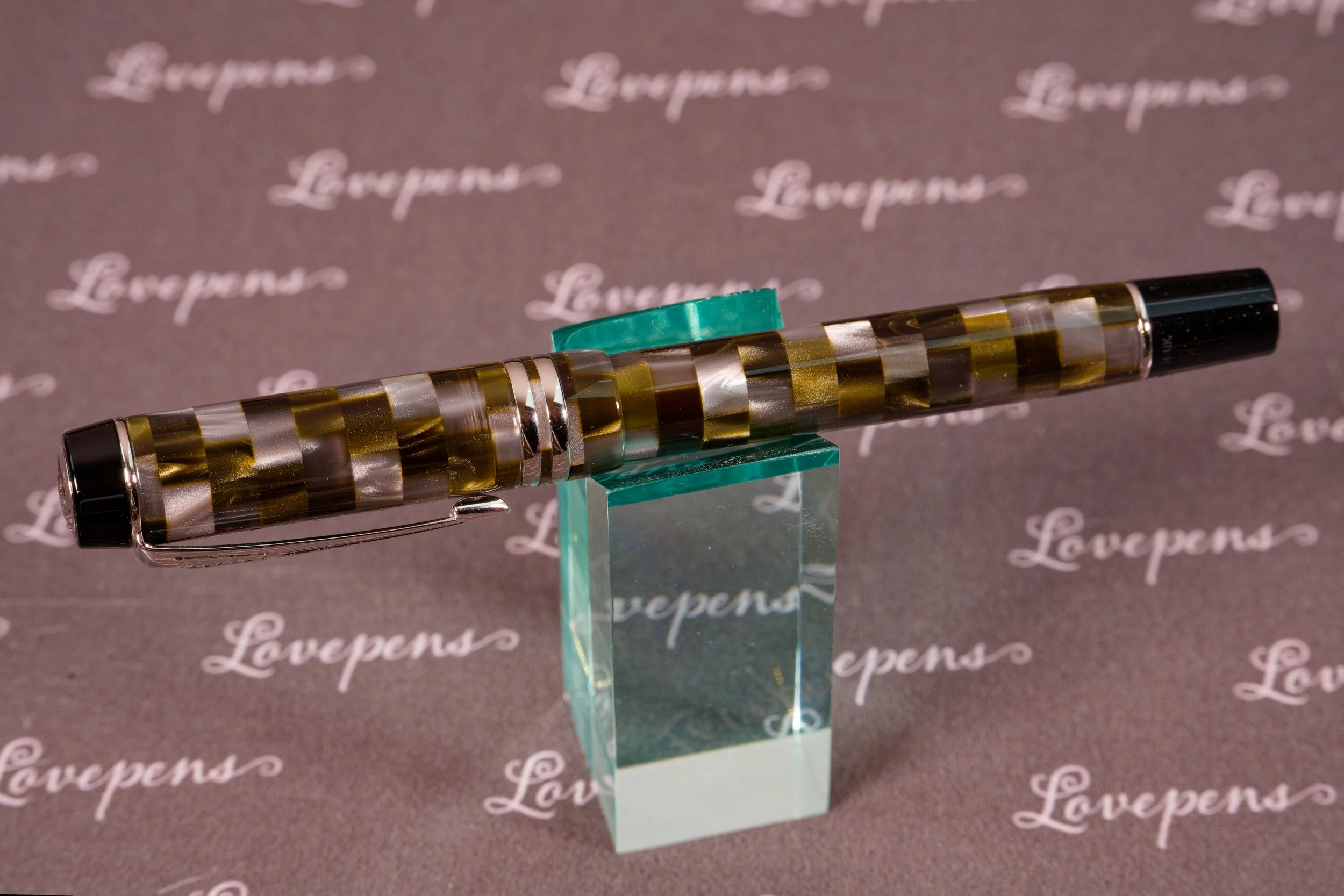 L2457-08.jpg