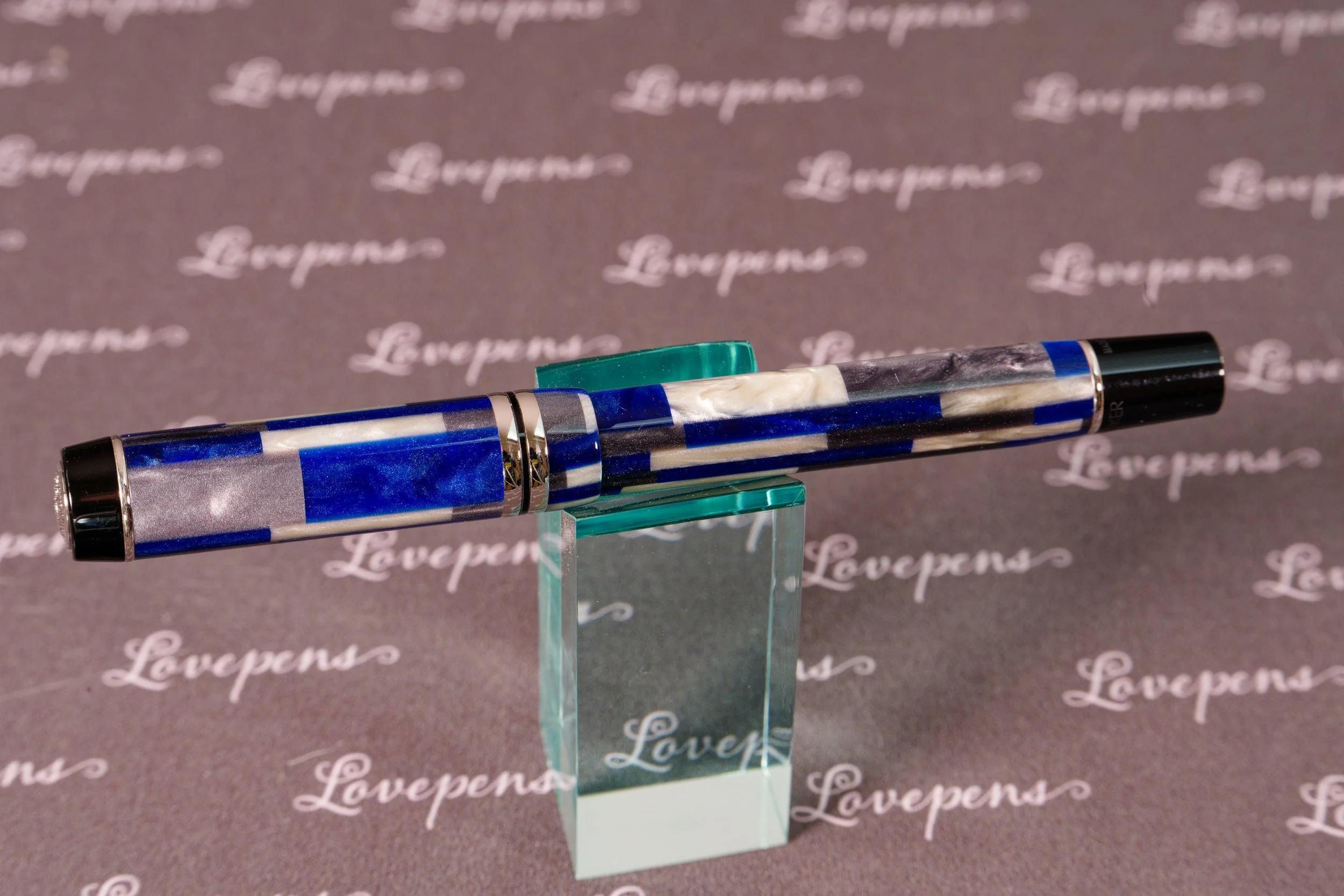 L2236-04.jpg