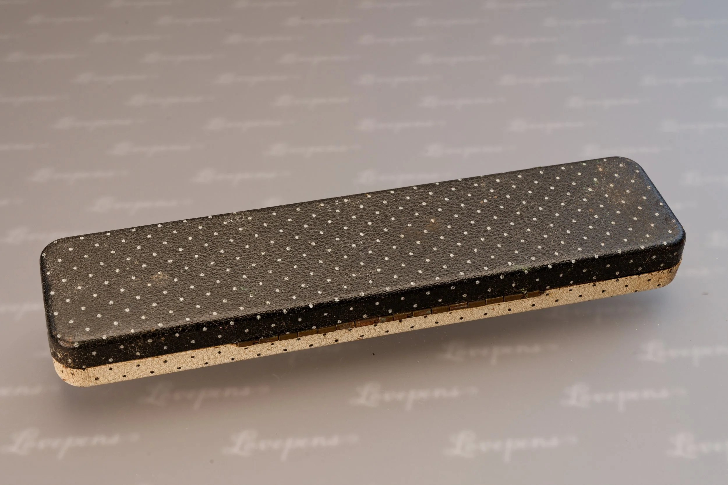 L1573-03.jpg