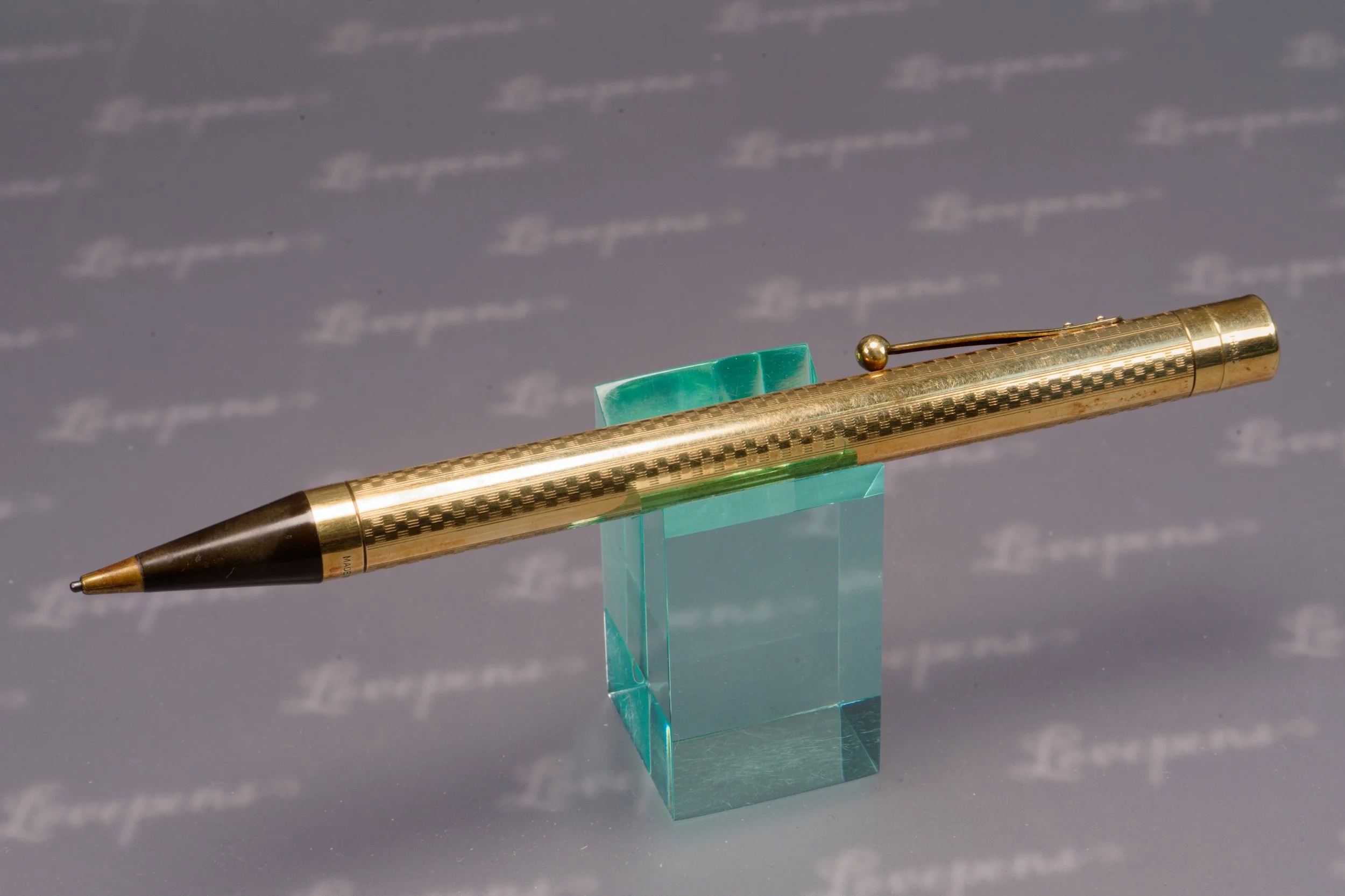 L2029-02.jpg