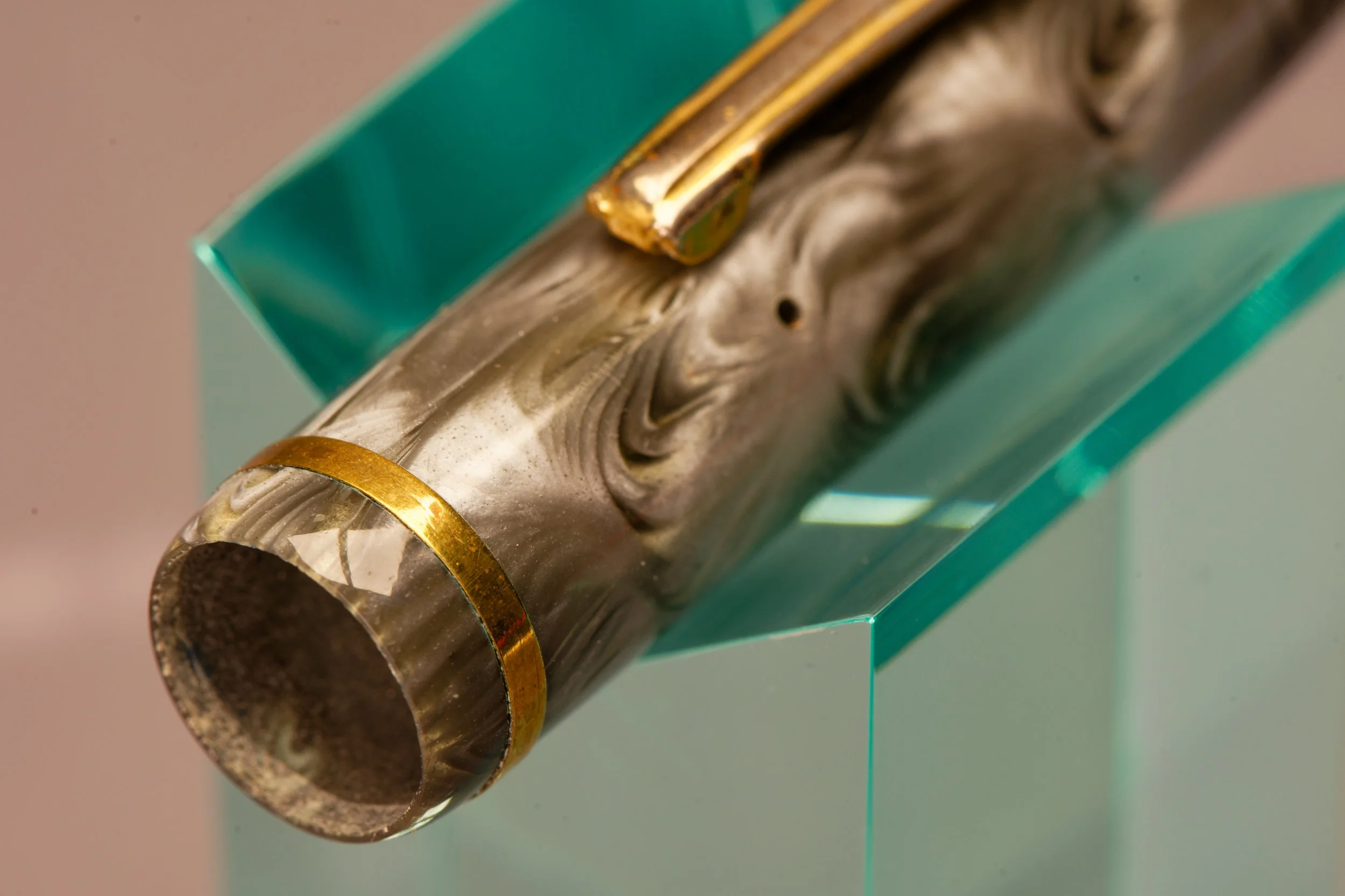 L2353-16.jpg