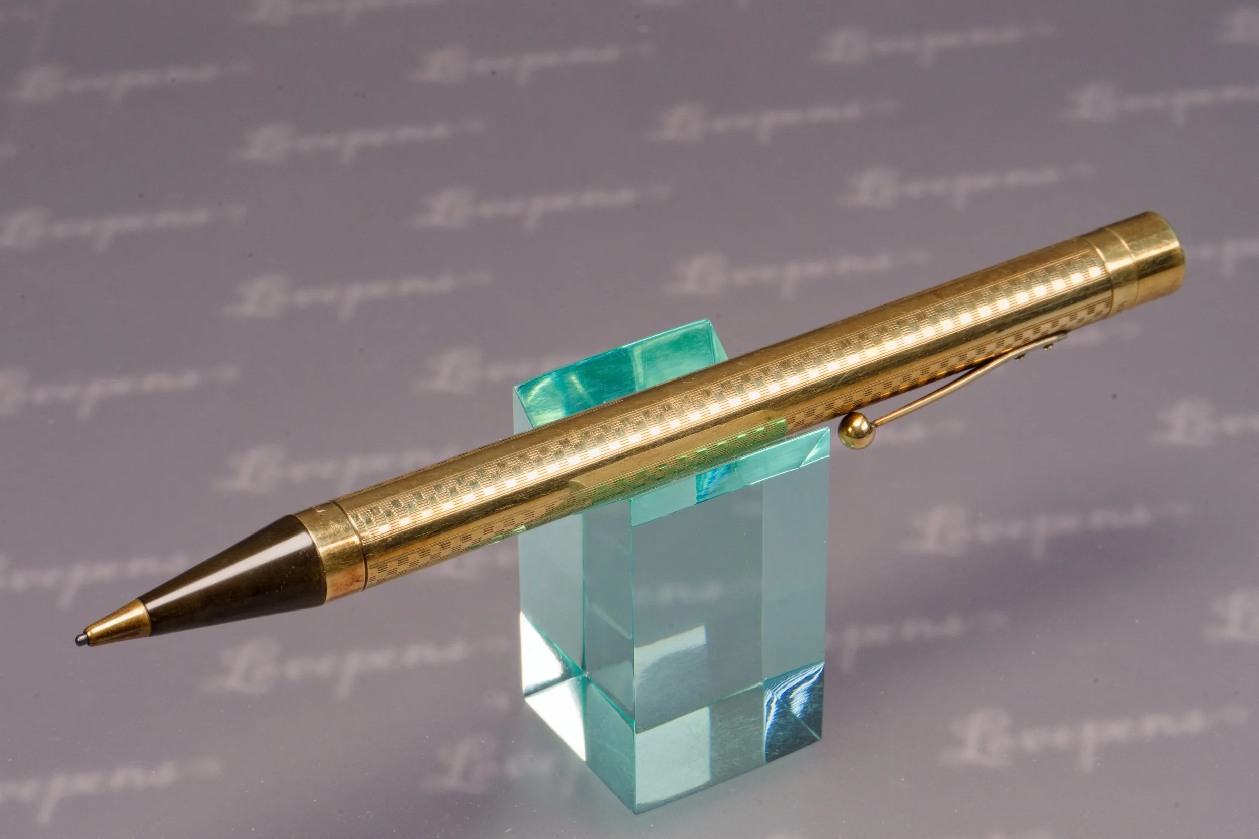 L2029-03.jpg