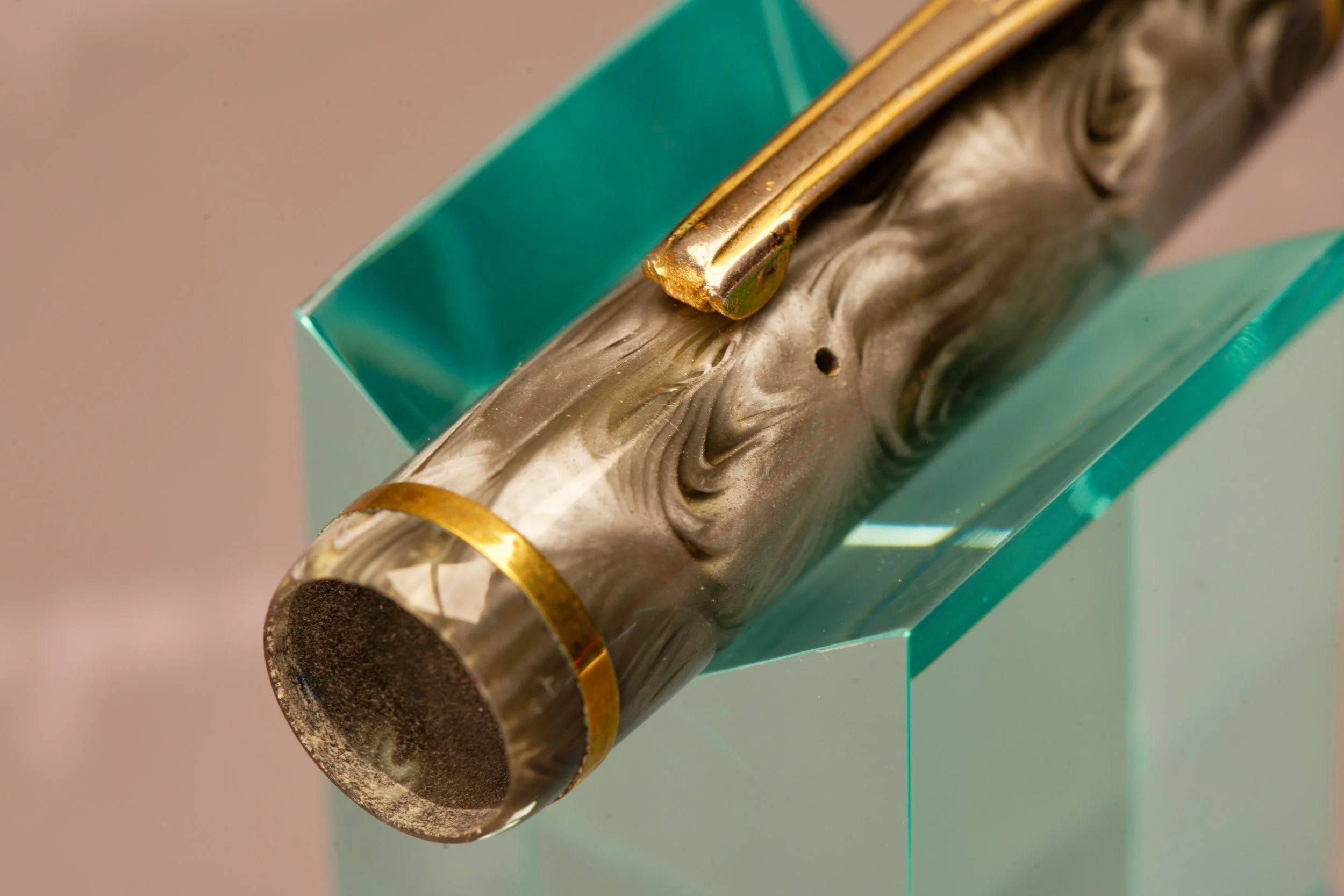 L2353-17.jpg