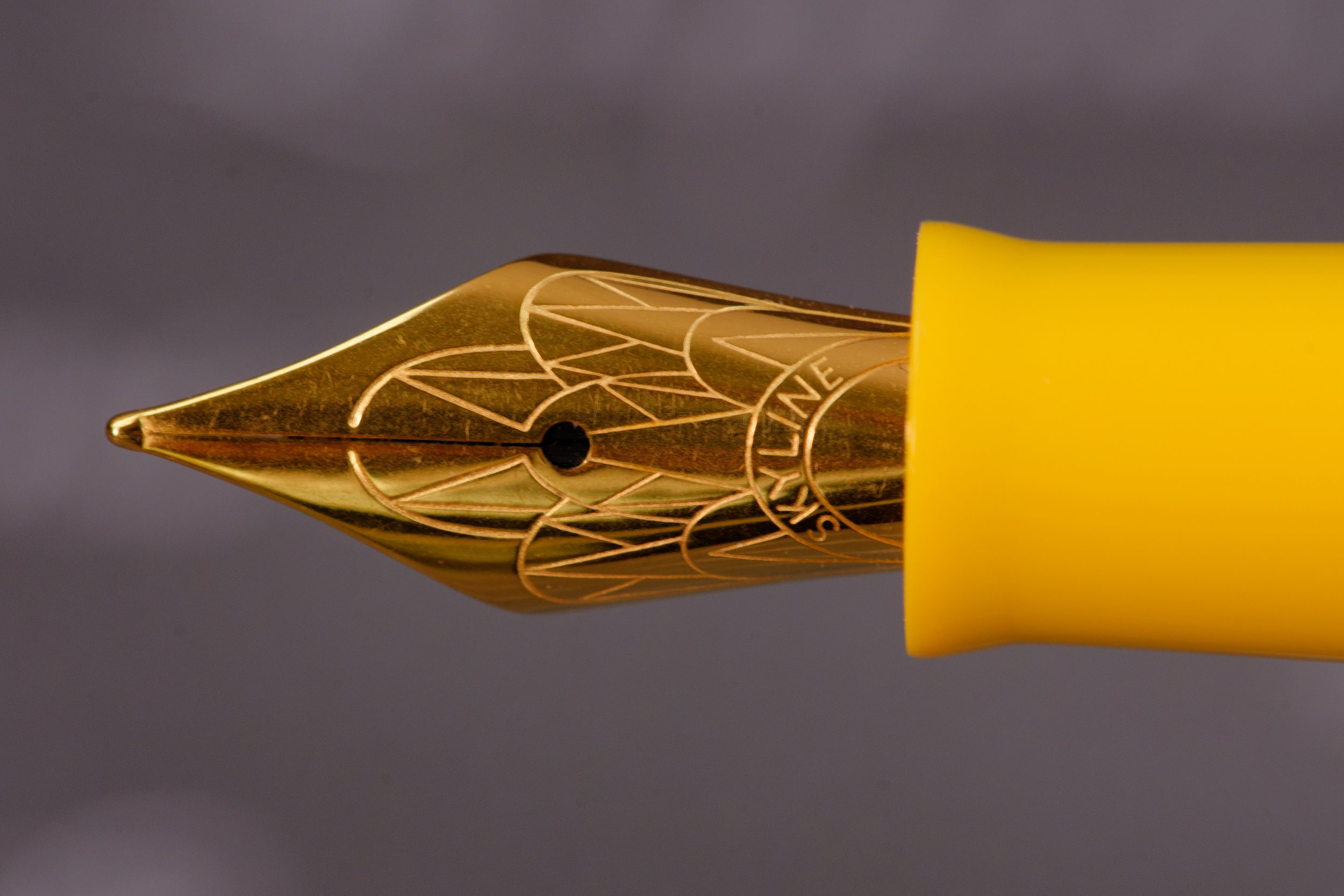 L2104-12.jpg