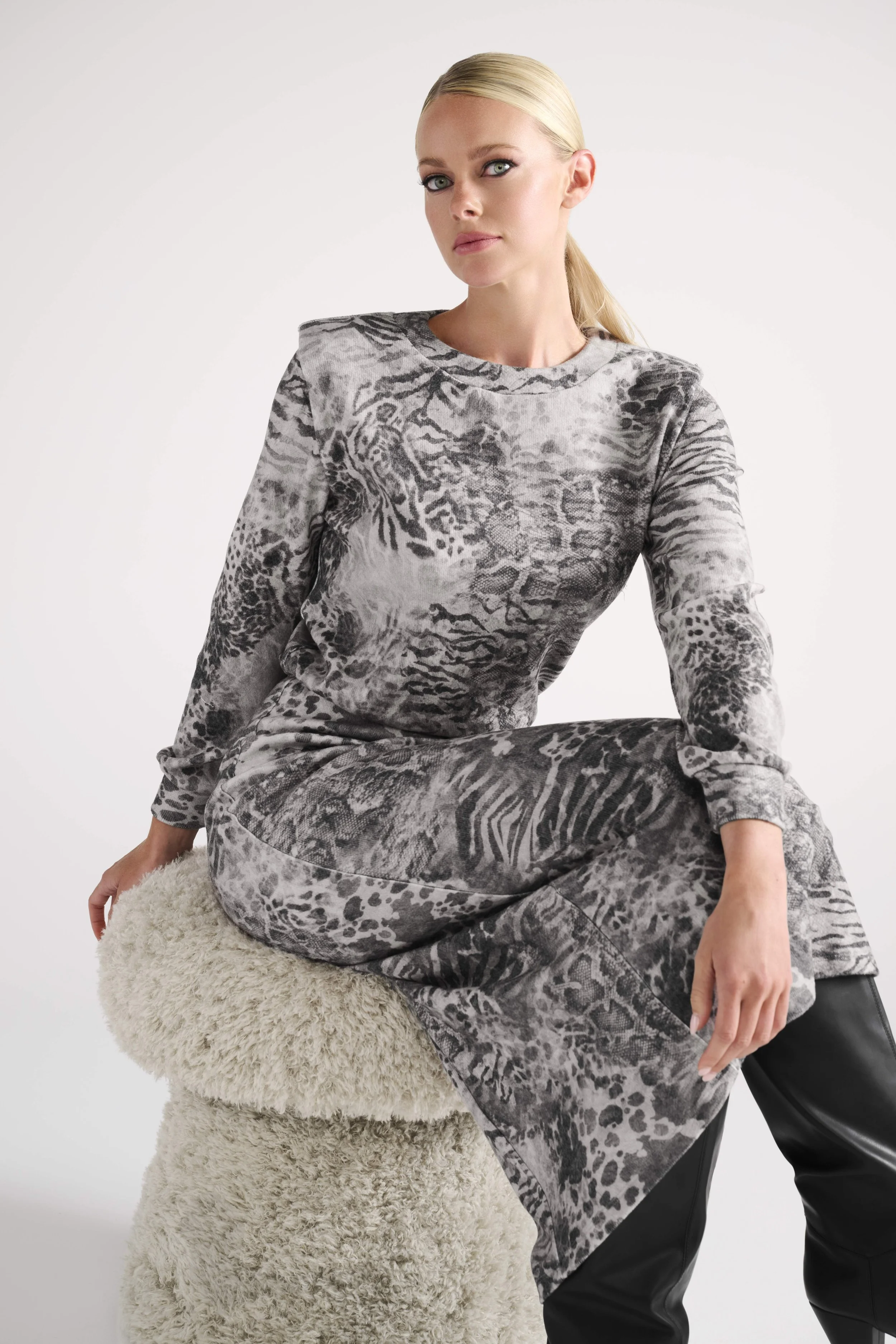 DRESS D252 P170.jpg