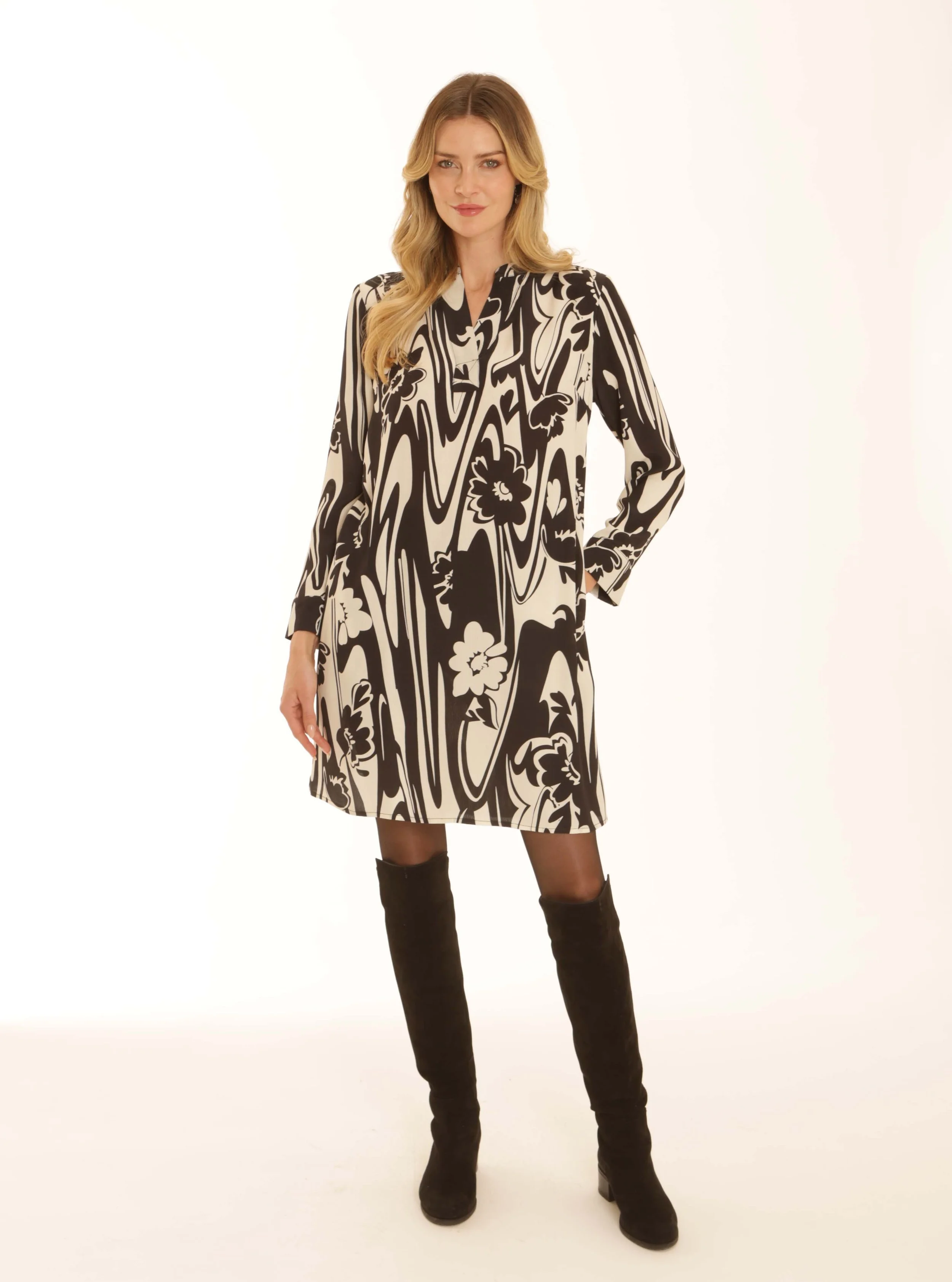 92651 abstract short dress cream.jpg
