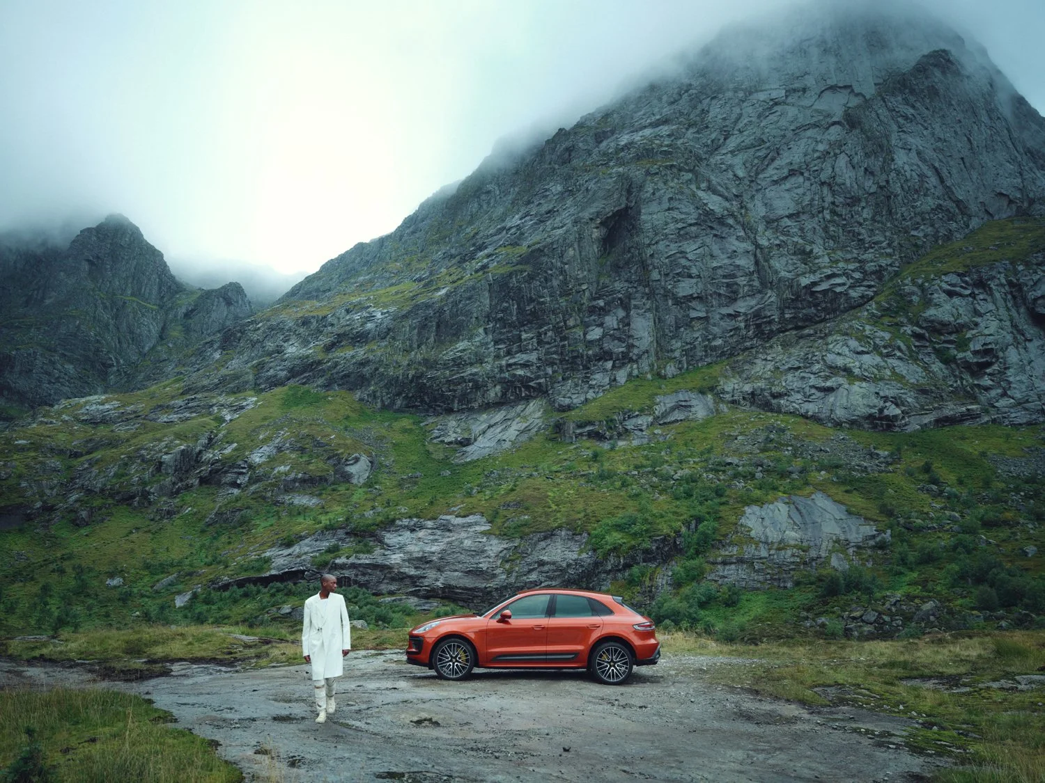 Heiko Richard_Grainbird_PorscheMacan_IntersectionMagazine_09.jpg