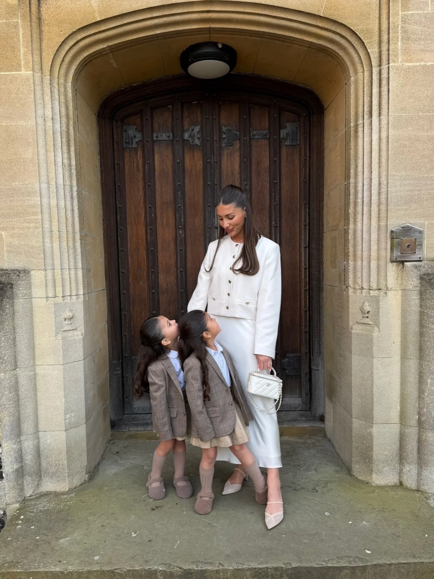 A few moments of my life recently..

Sophie 🤍

1. Had the best time celebrating my Grandpa turning 90 🥹✨
2. An absolutely legend - organised and hosted his 90th Birthday himself for 40 guest 😍
3. The most delicious cake by @amysbakehouse 🎂
4. Bru