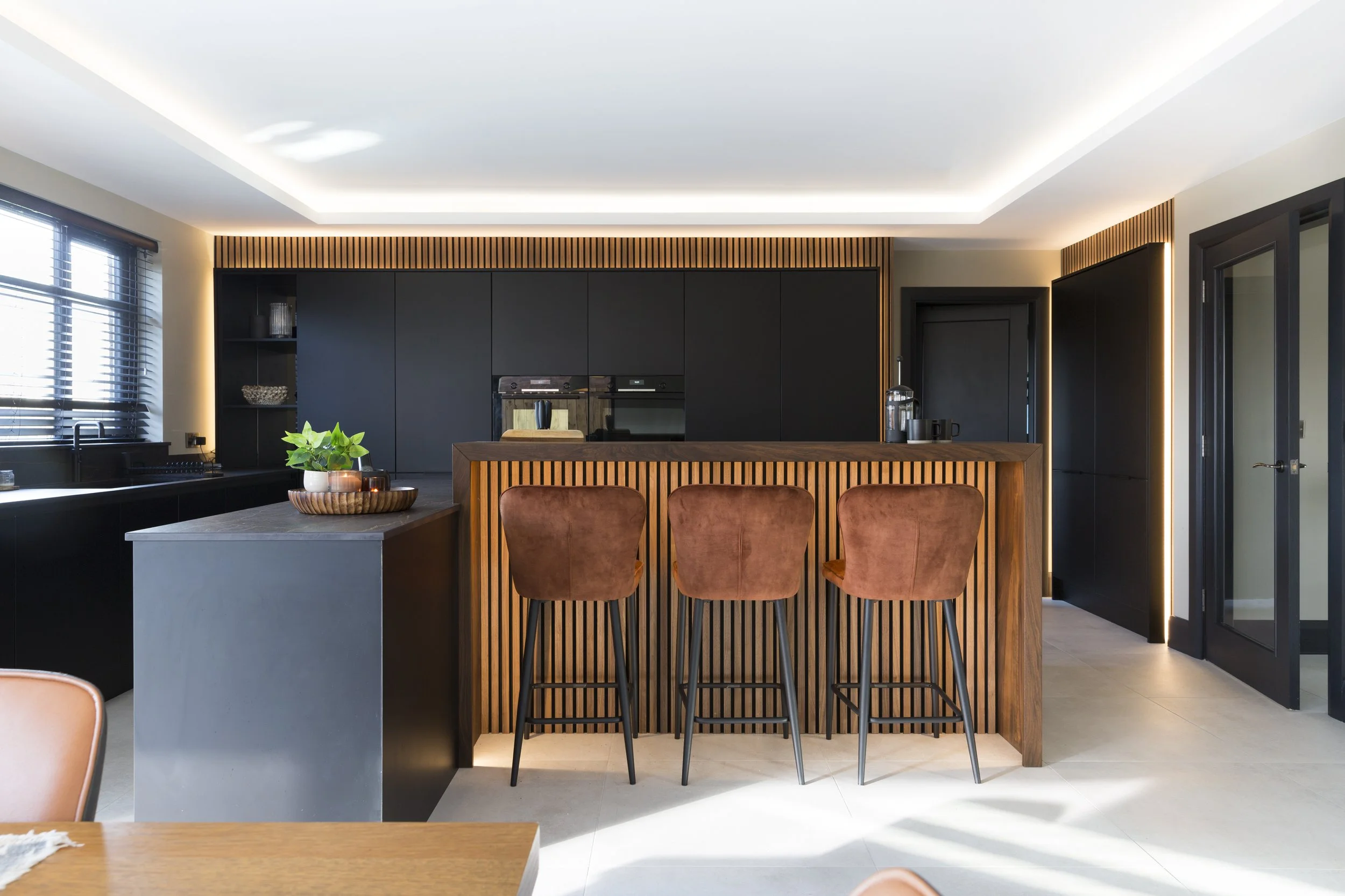 Linear Look. Bespoke kitchen built by Wrights Design — Wrights Design