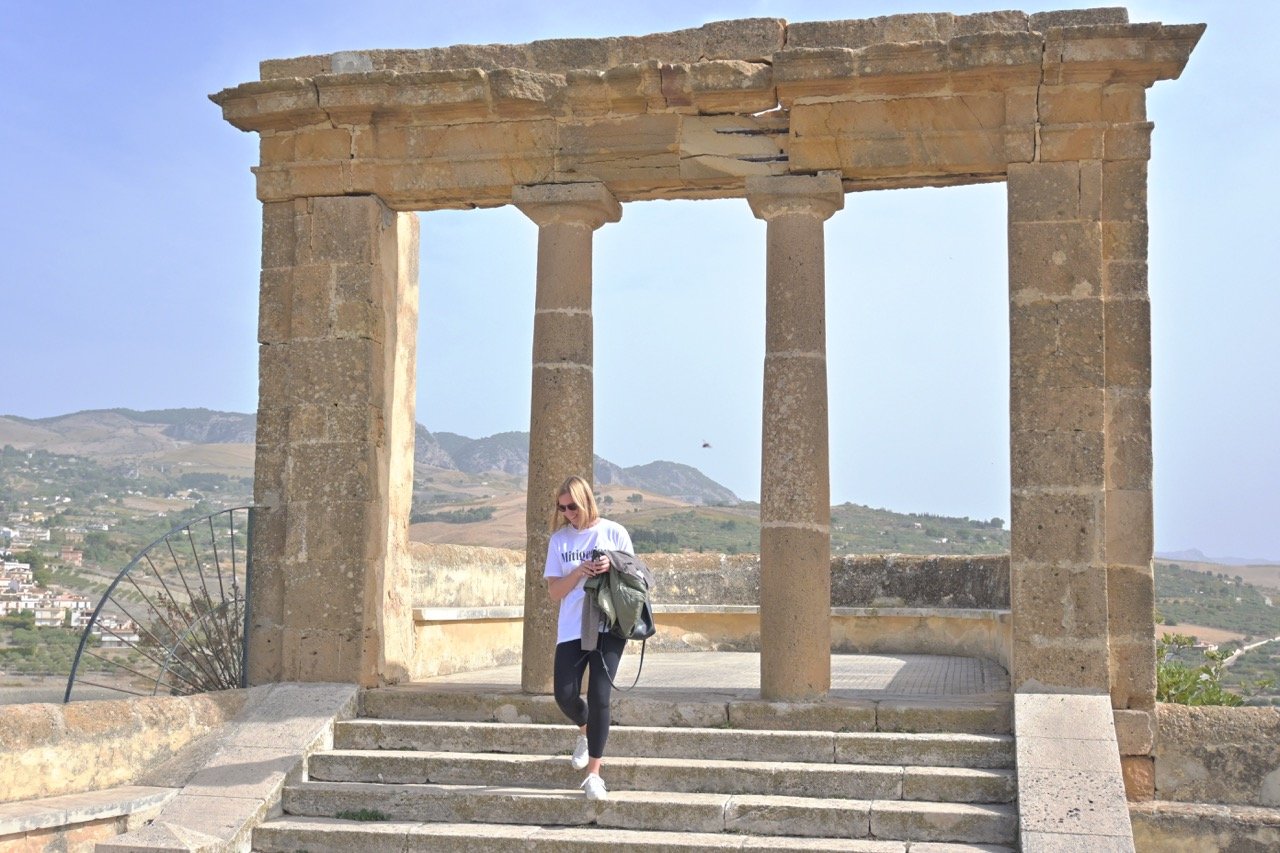 Yoga Retreat Sicily 2023 Alexandra Meffert luxury art wine tasting Planeta winery10.jpeg