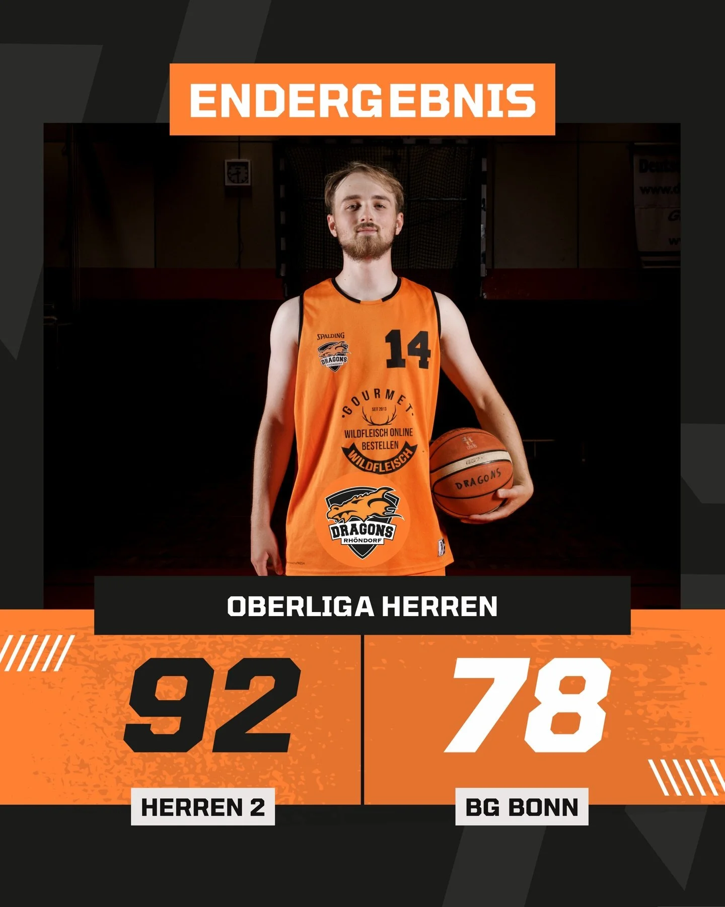 𝐄𝐍𝐃𝐄𝐑𝐆𝐄𝐁𝐍𝐈𝐒 - 𝐅𝐈𝐍𝐀𝐋 𝐒𝐂𝐎𝐑𝐄

Das Erste der drei Schwergewichte in der Liga vor der Weihnachtspause ist geschafft. Dragons Herren 2 setzen sich in einem spannendem Duell gegen BG Bonn mit 92:78 durch und behaupten damit weiterhin di