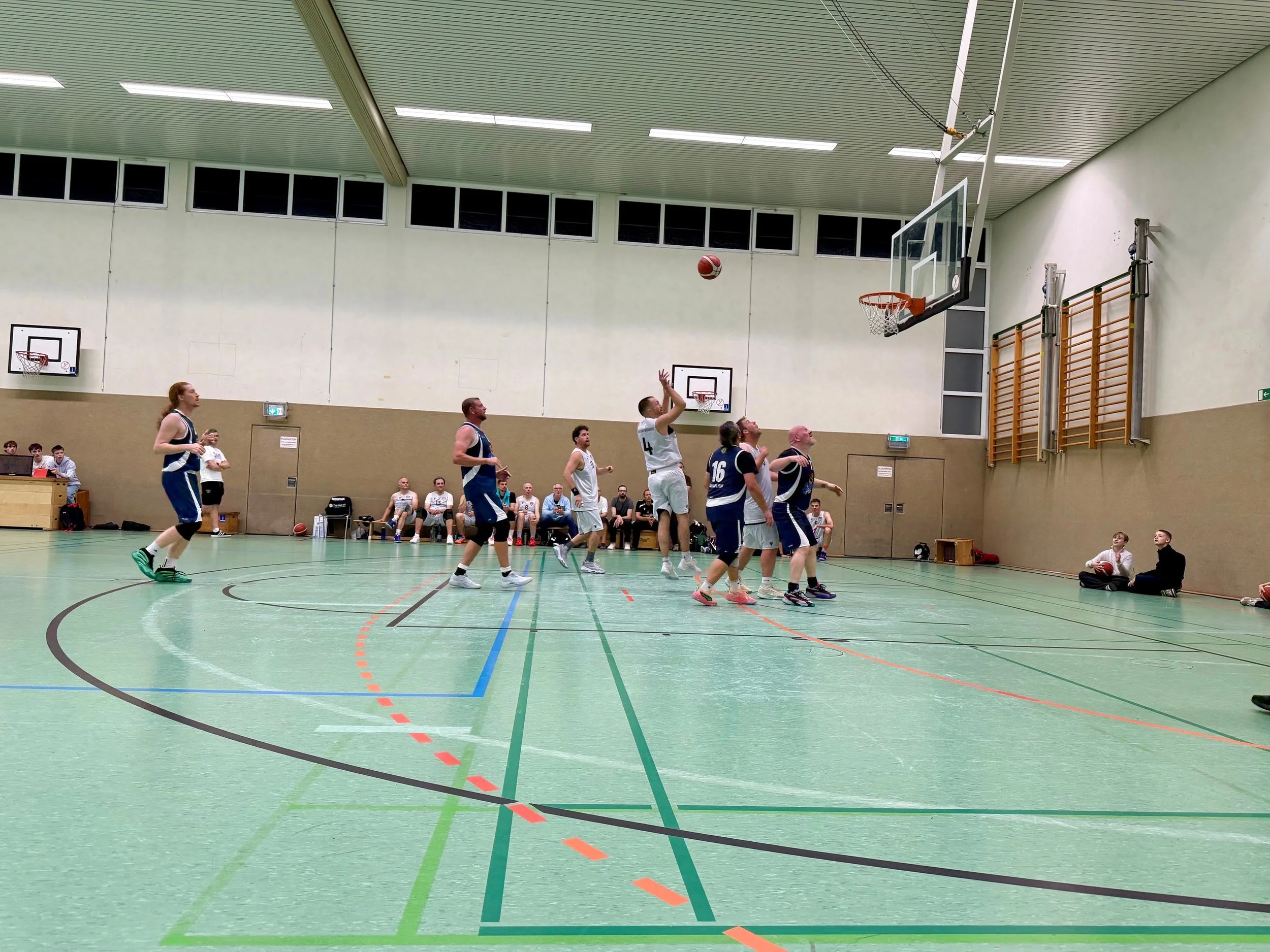Drittes Viertel wie ein Schalter: Herren 7 der Dragons feiern Kantersieg
