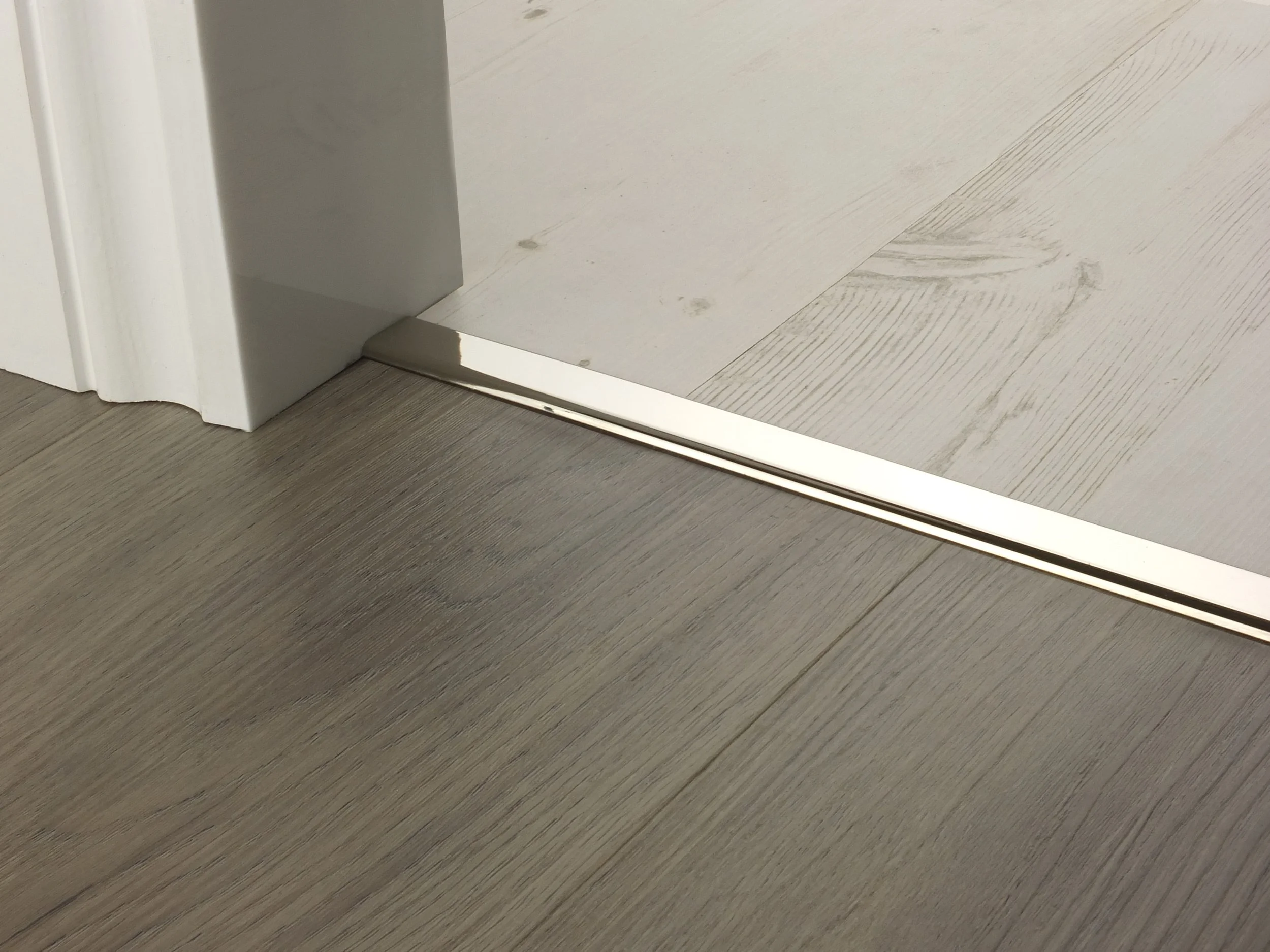 door_bar_floating_cover1_polished_nickel.jpg