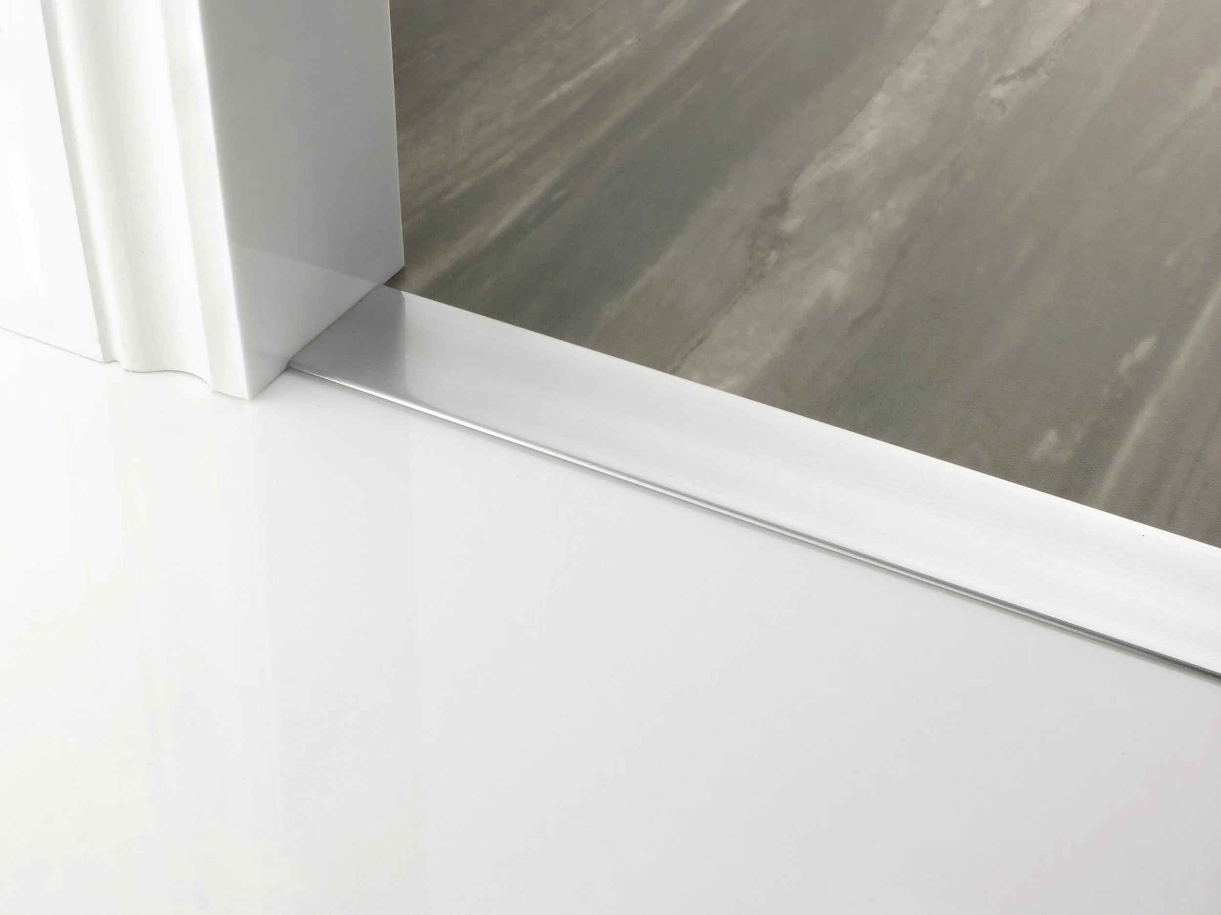 door_bar_floating_cover-50mm_brushed-chrome.jpg