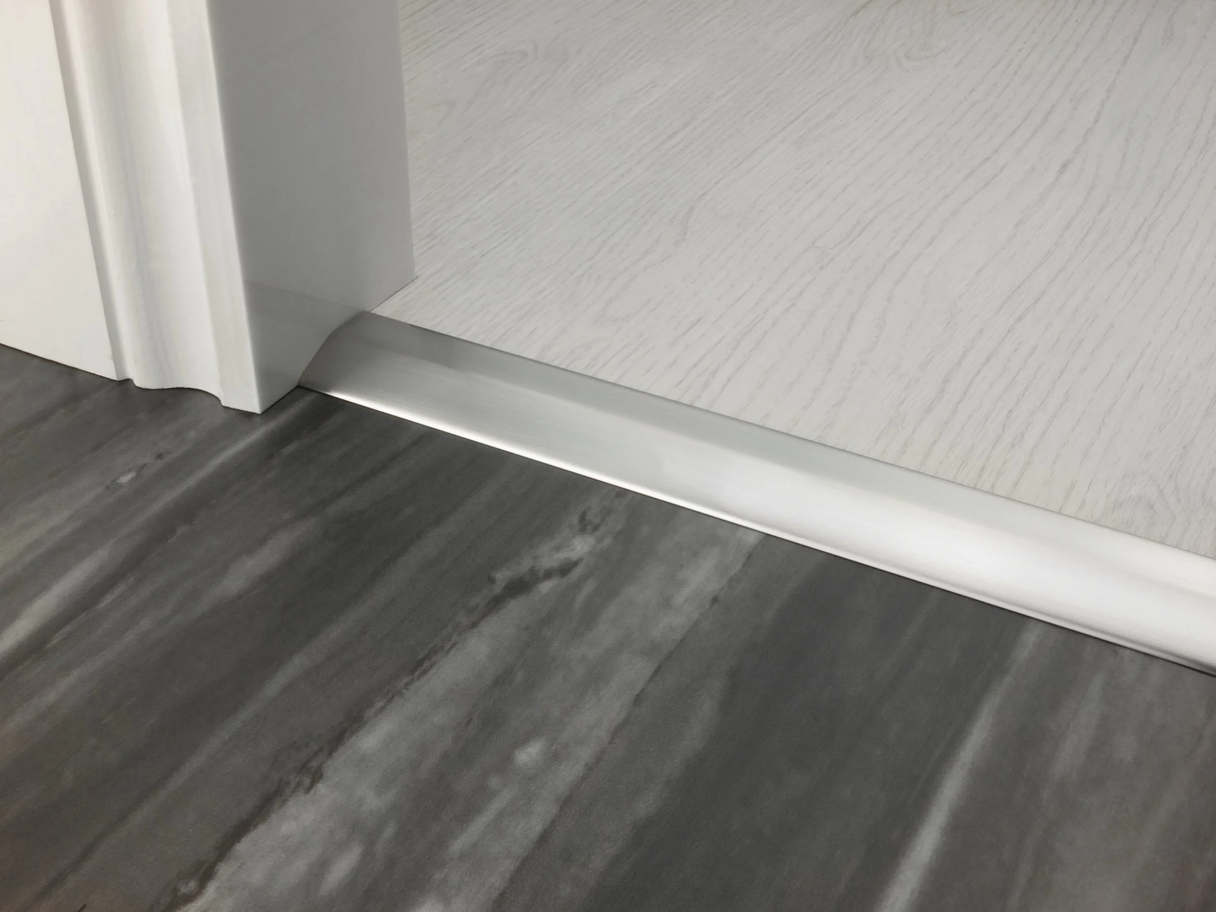 stairrods-doorbar-brushed-chrome-two-way-ramp-6-7mm.jpg
