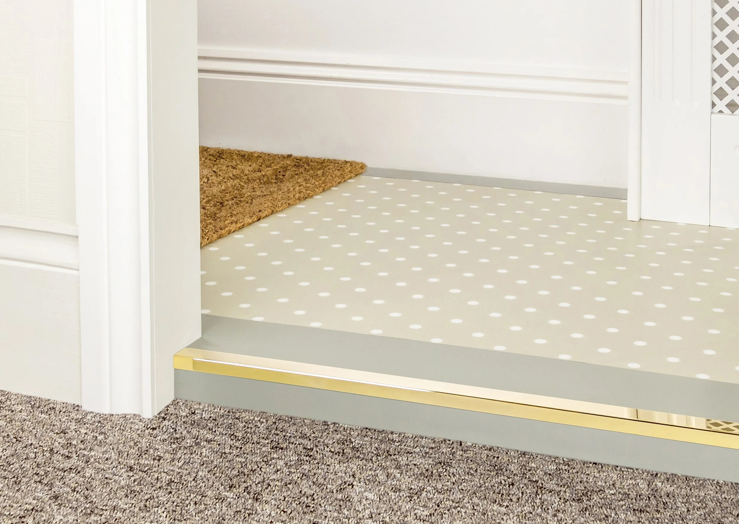 stairrods-brass-premier-trim-bigger-lip-step-harvey-maria-spot-stone.jpg