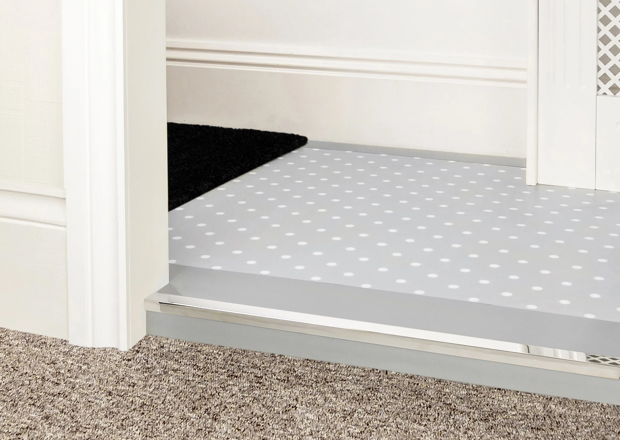 stairrods-polished-nickel-premier-trim-bigger-lip-step-harvey-maria-spot-stone.jpg