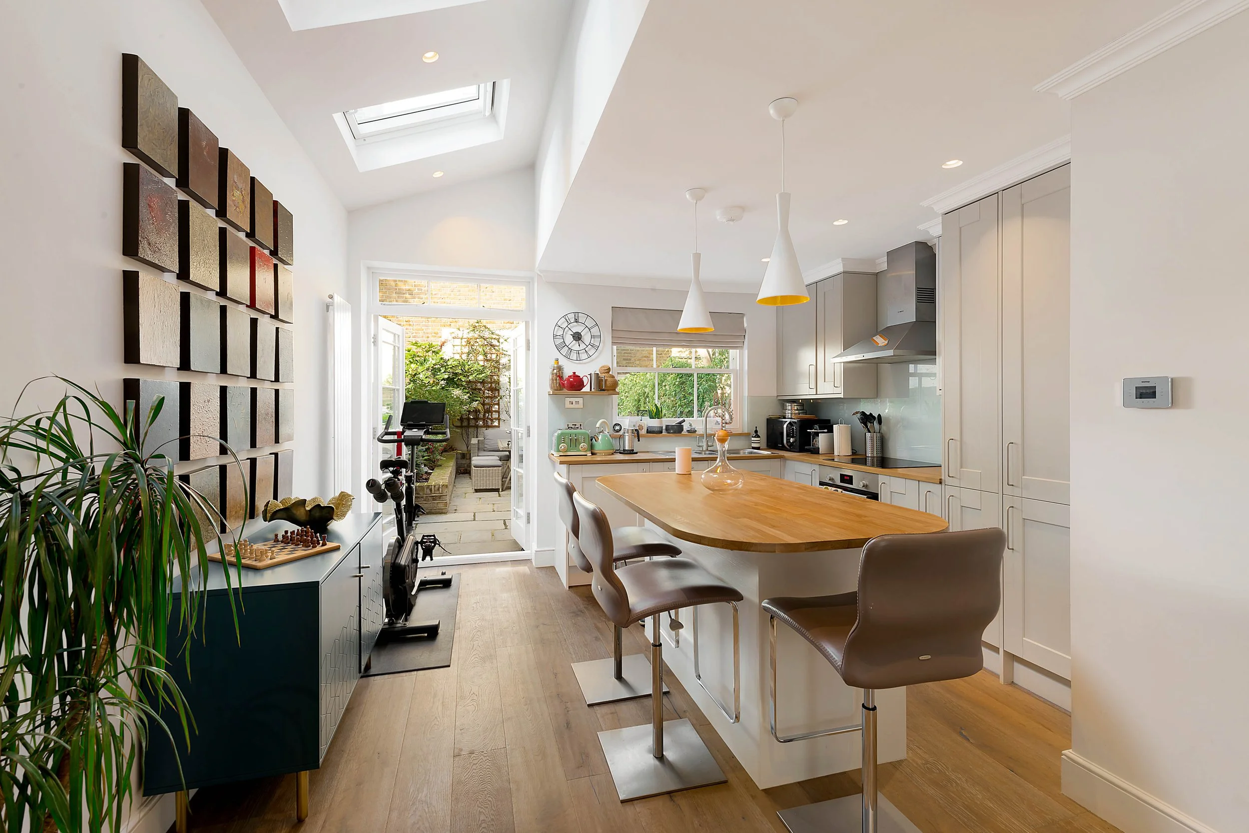 Side return & compact kitchen