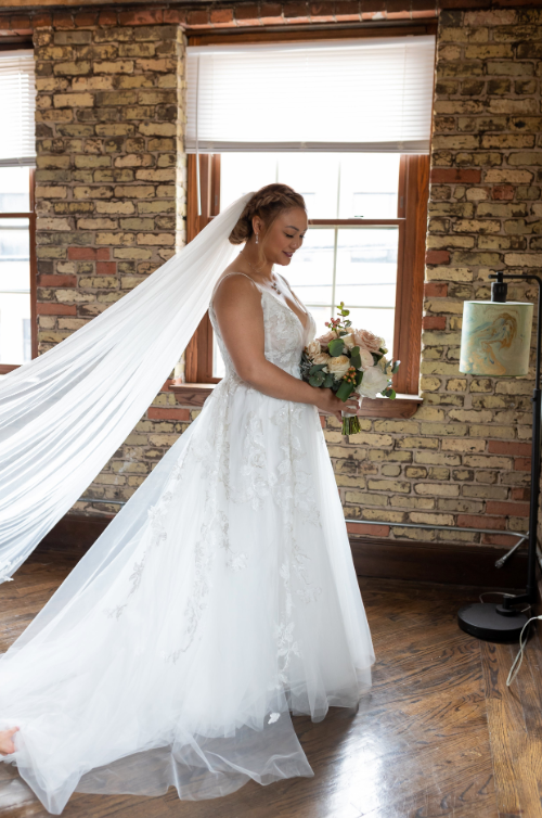 Milwaukee-wisconsin-strike-bridal-bar-english-ivy-alena-leena-wedding-dress-14