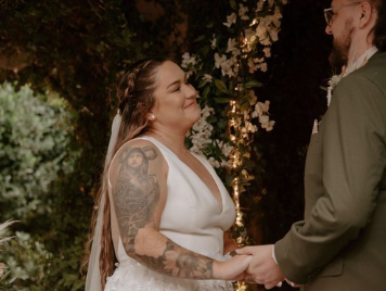 Milwaukee-wisconsin-strike-bridal-bar-amsale-raven-wedding-dress-23