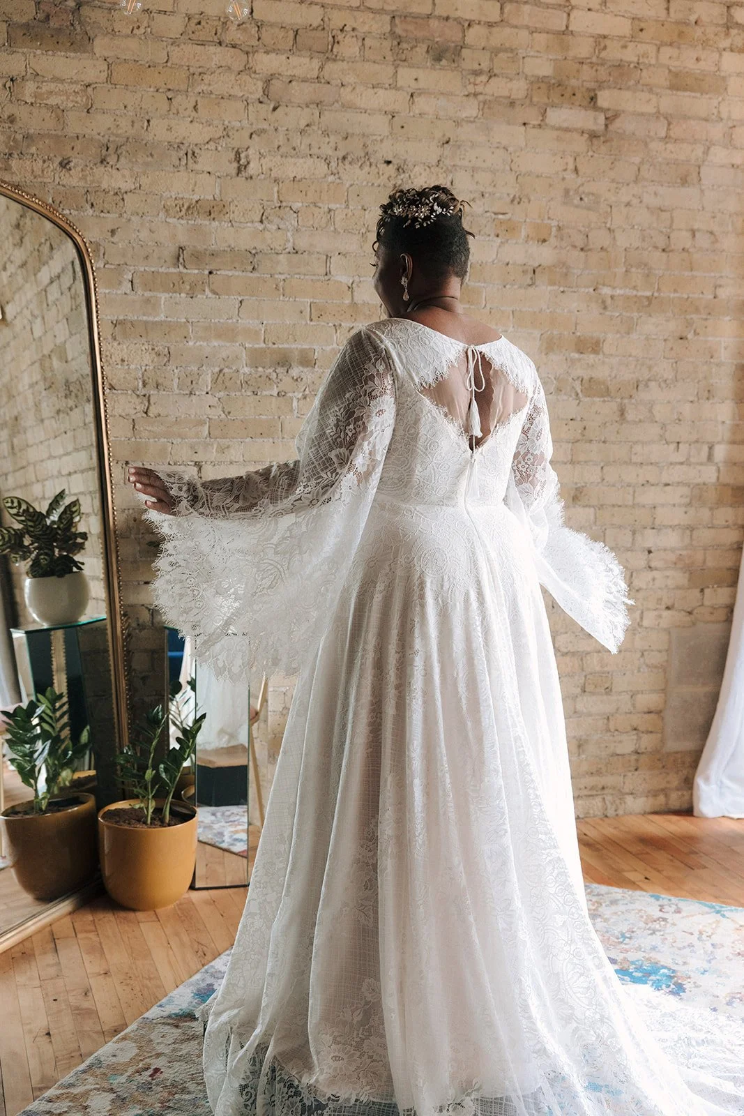 milwaukee-wisconsin-bridal-shop-studio-levana-grace-with-detachable-sleeves-wedding-dress
