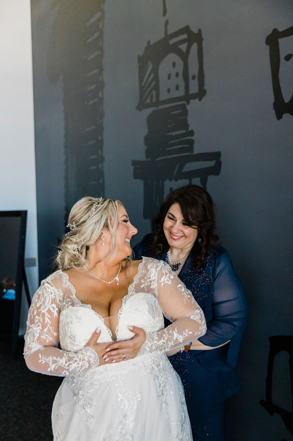 strike-bridal-bar-milwaukee-wisconsin-studio-levana-lilach-long-sleeve-wedding-dress-10