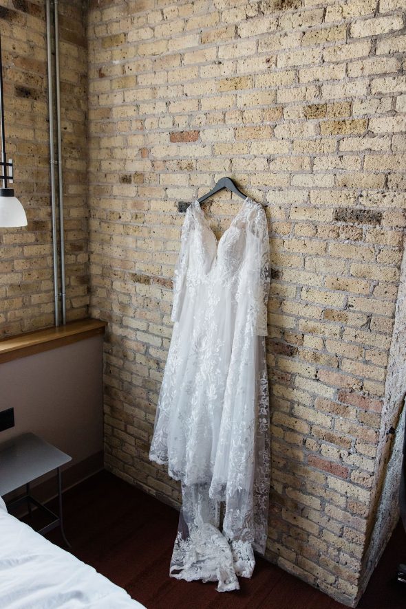 strike-bridal-bar-milwaukee-wisconsin-studio-levana-lilach-long-sleeve-wedding-dress-2